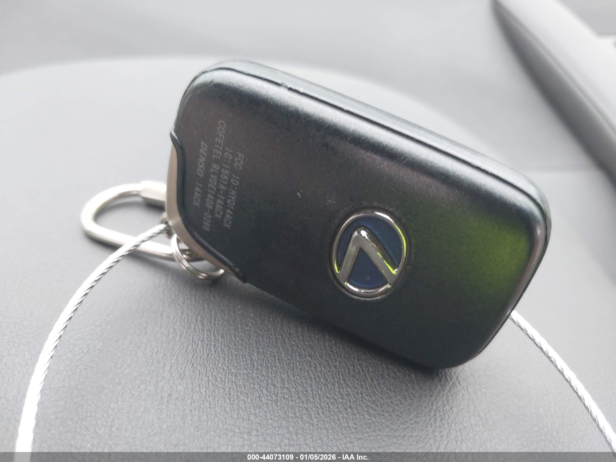LEXUS HS image 11