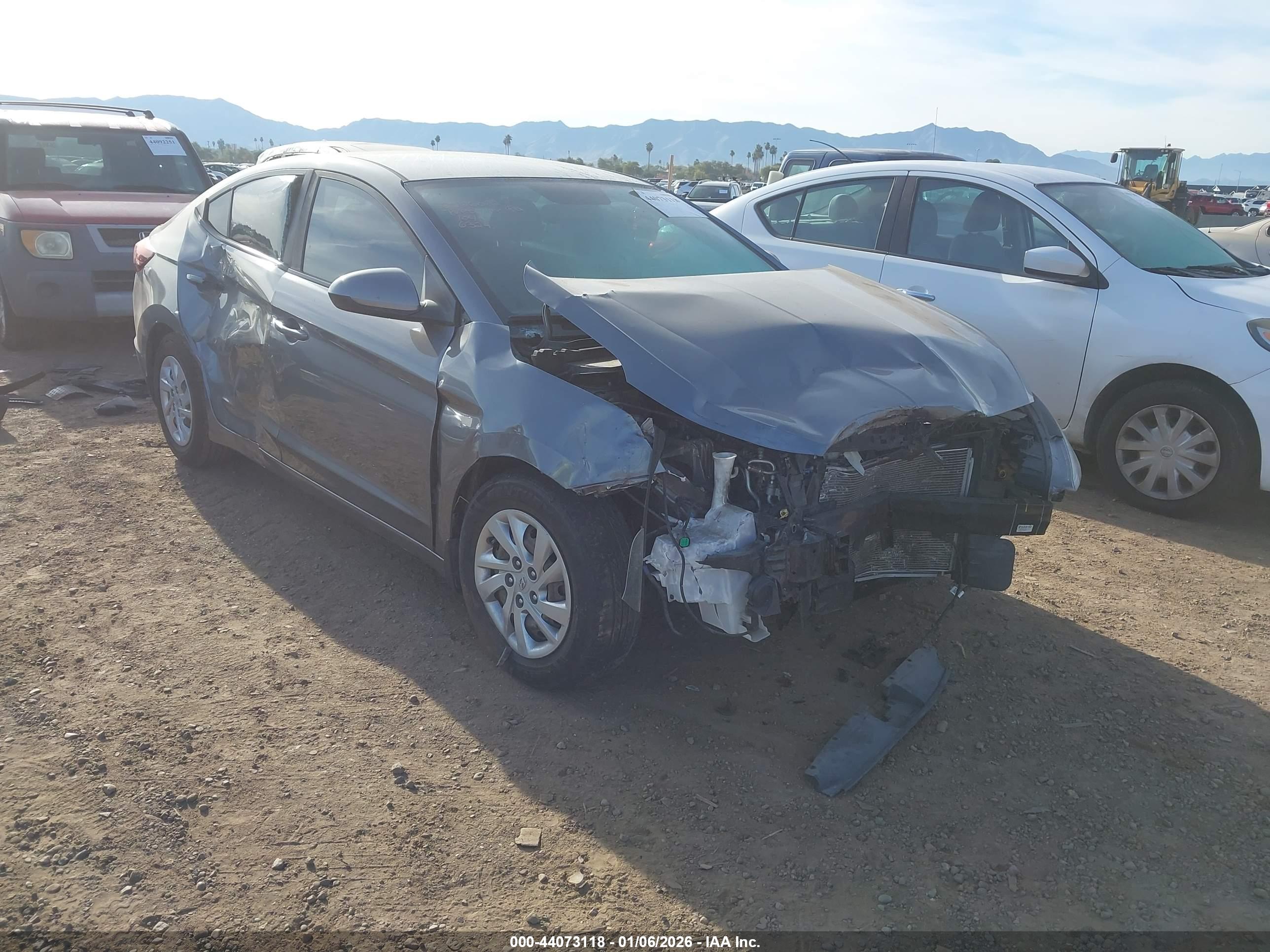 HYUNDAI ELANTRA image 6