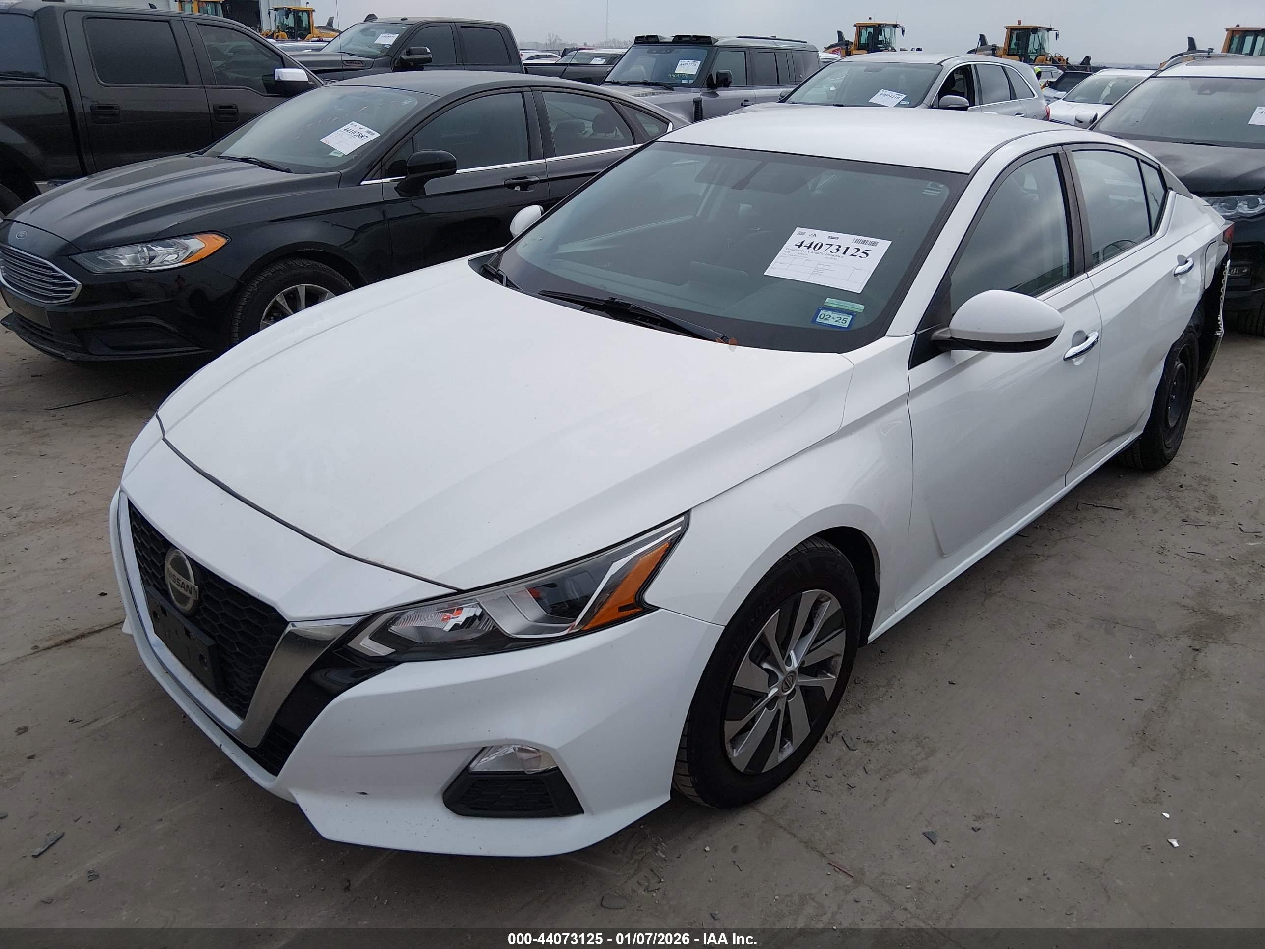 NISSAN ALTIMA image 2