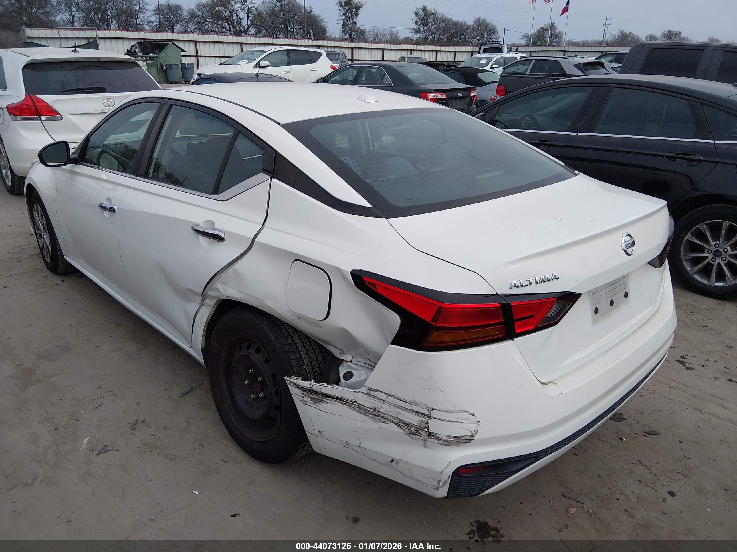 NISSAN ALTIMA image 3