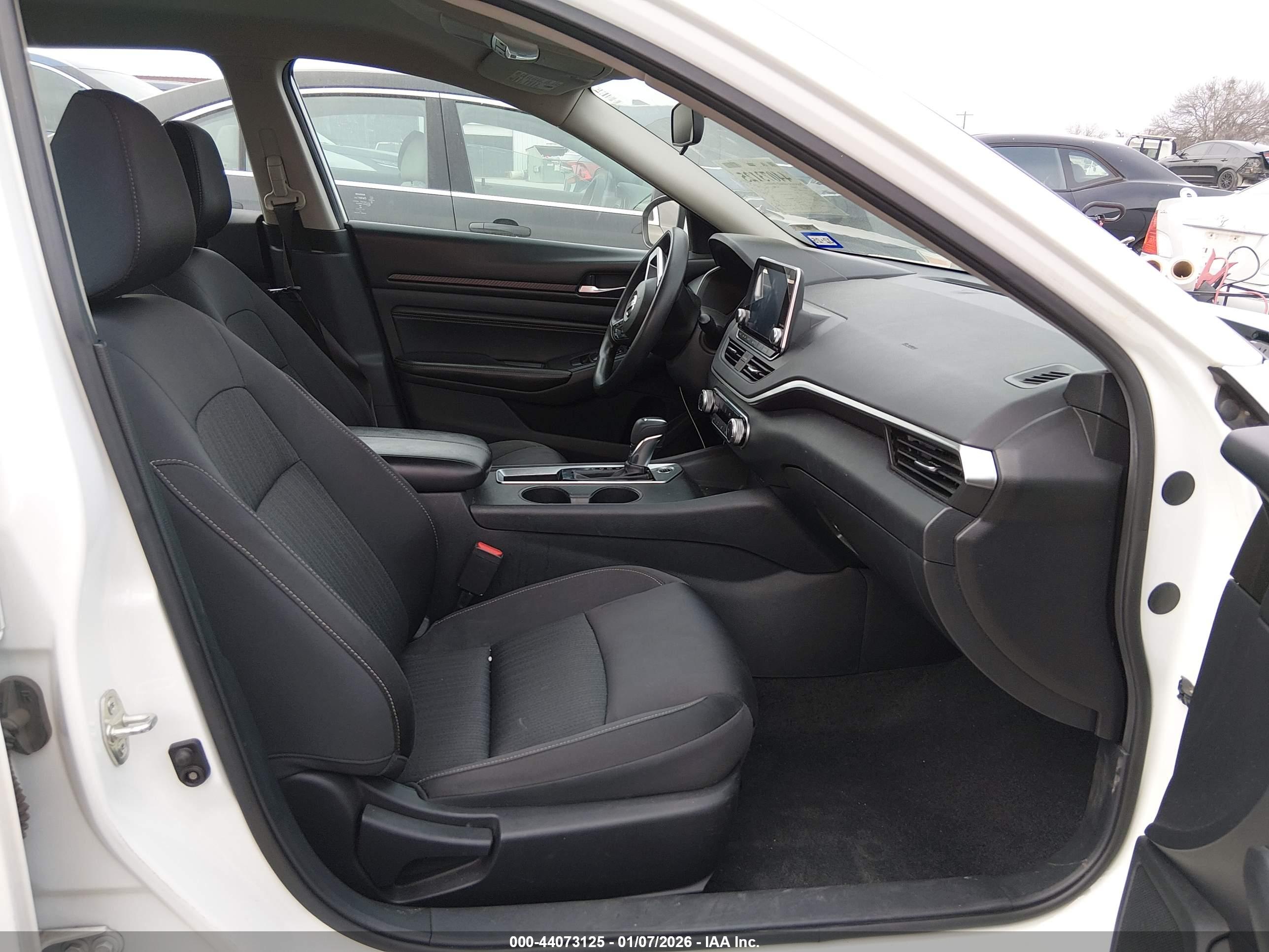 NISSAN ALTIMA image 5