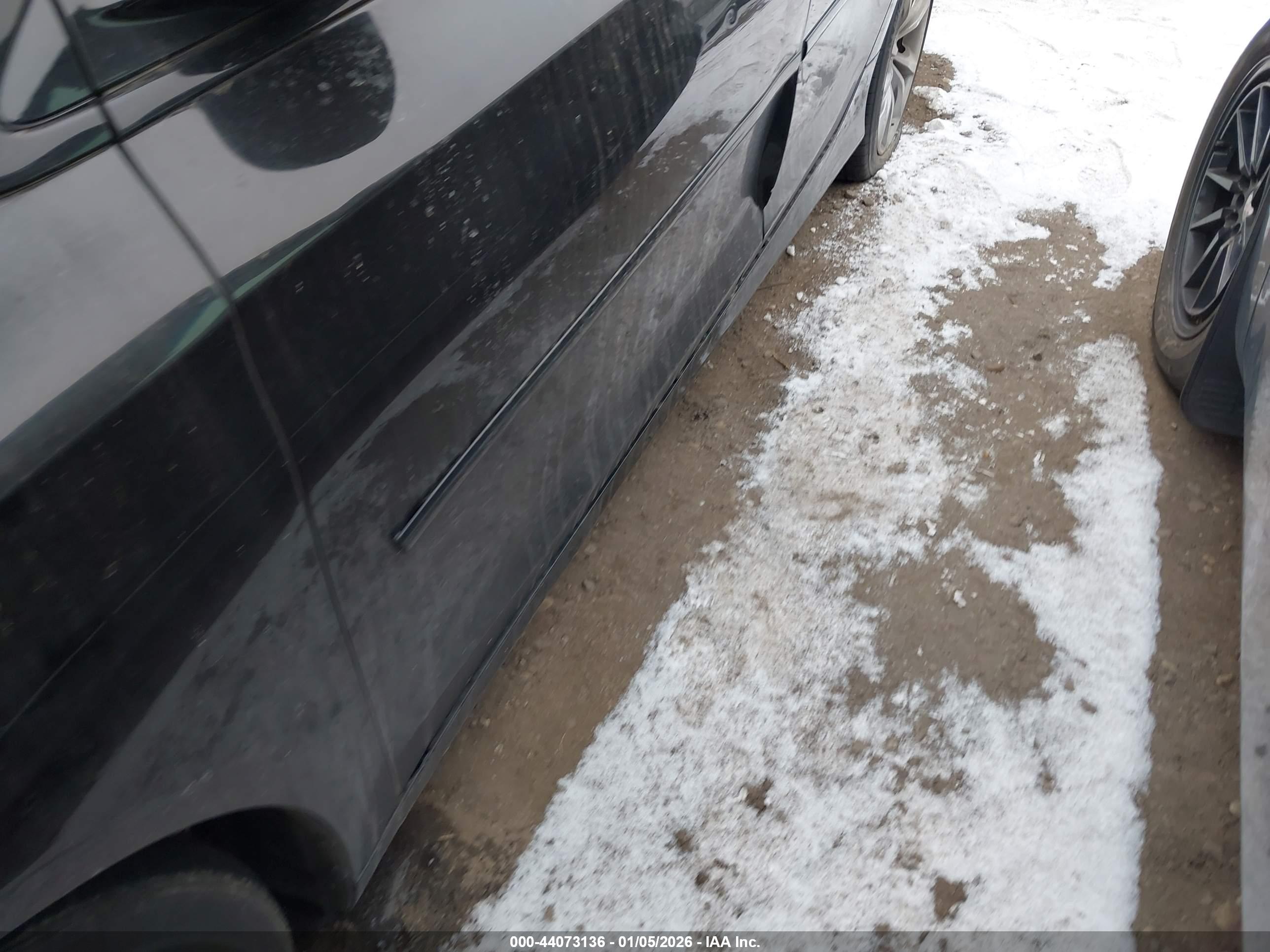CHRYSLER 200 image 6