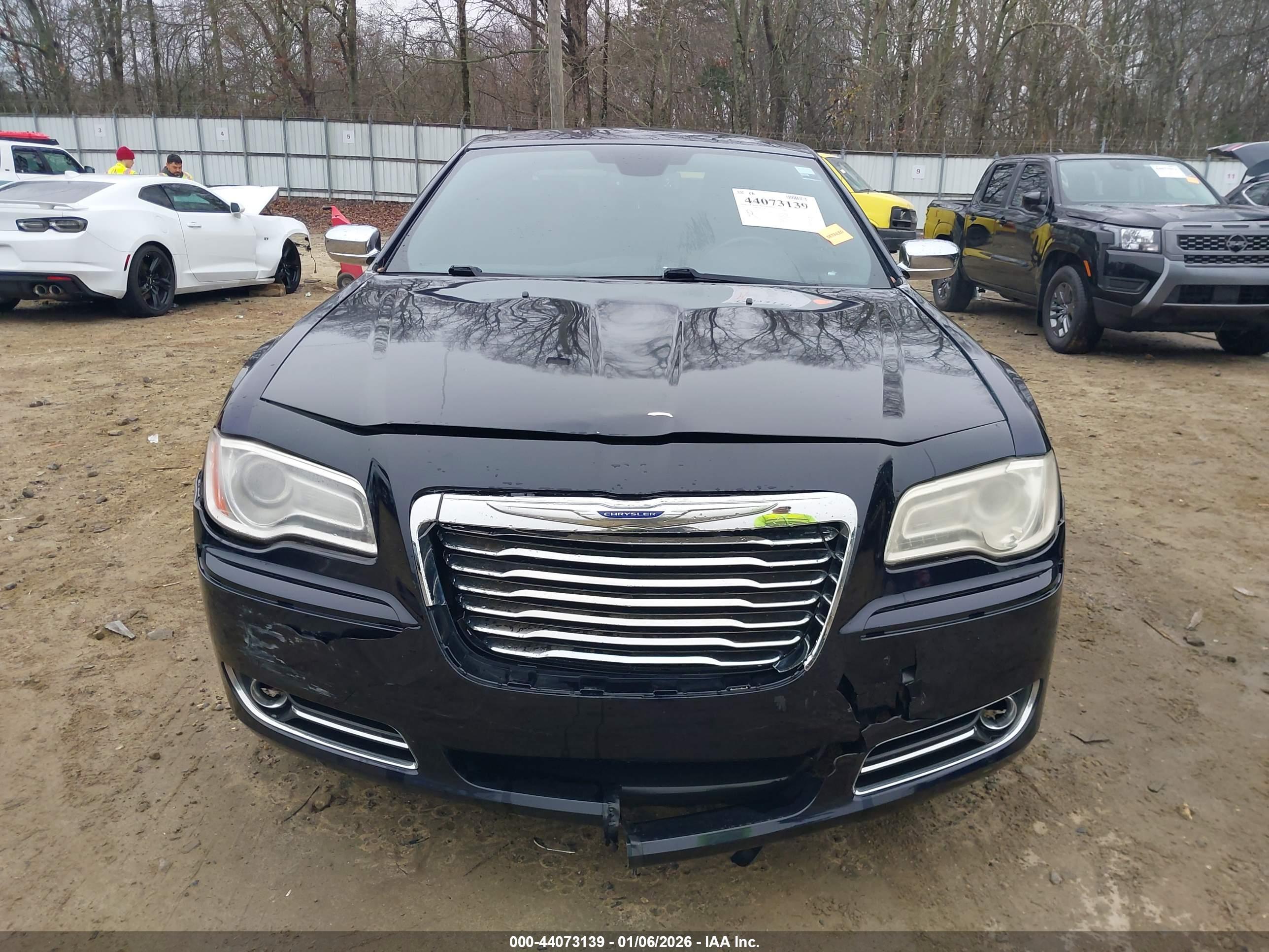 CHRYSLER 300C image 6
