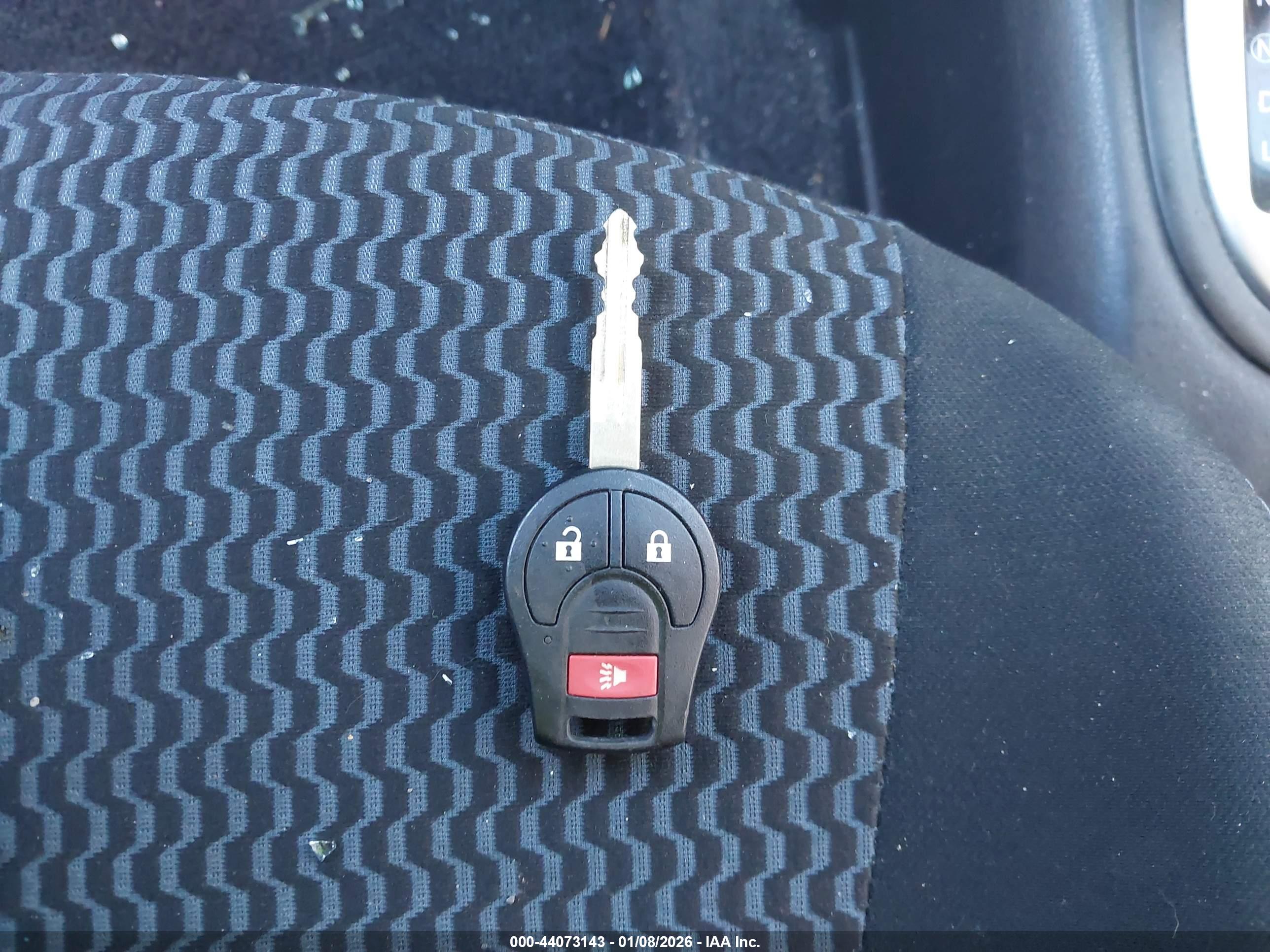 NISSAN VERSA image 11