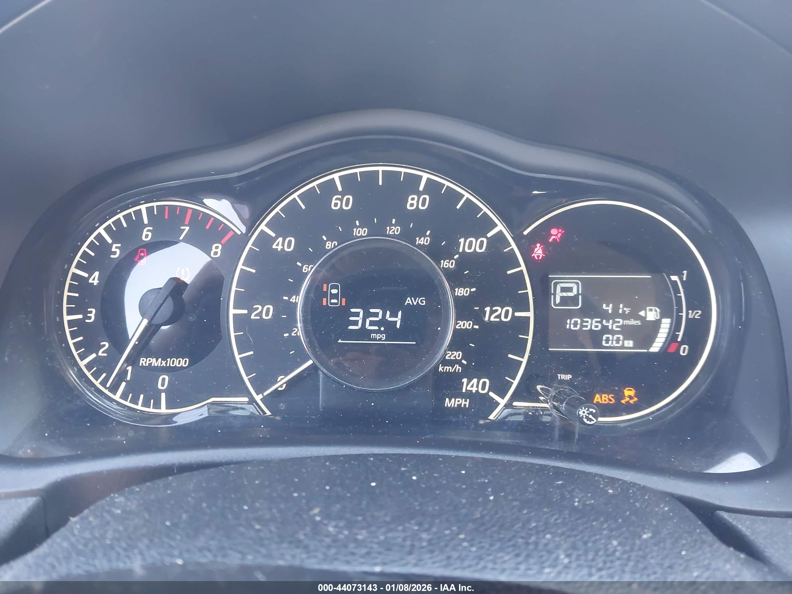NISSAN VERSA image 7