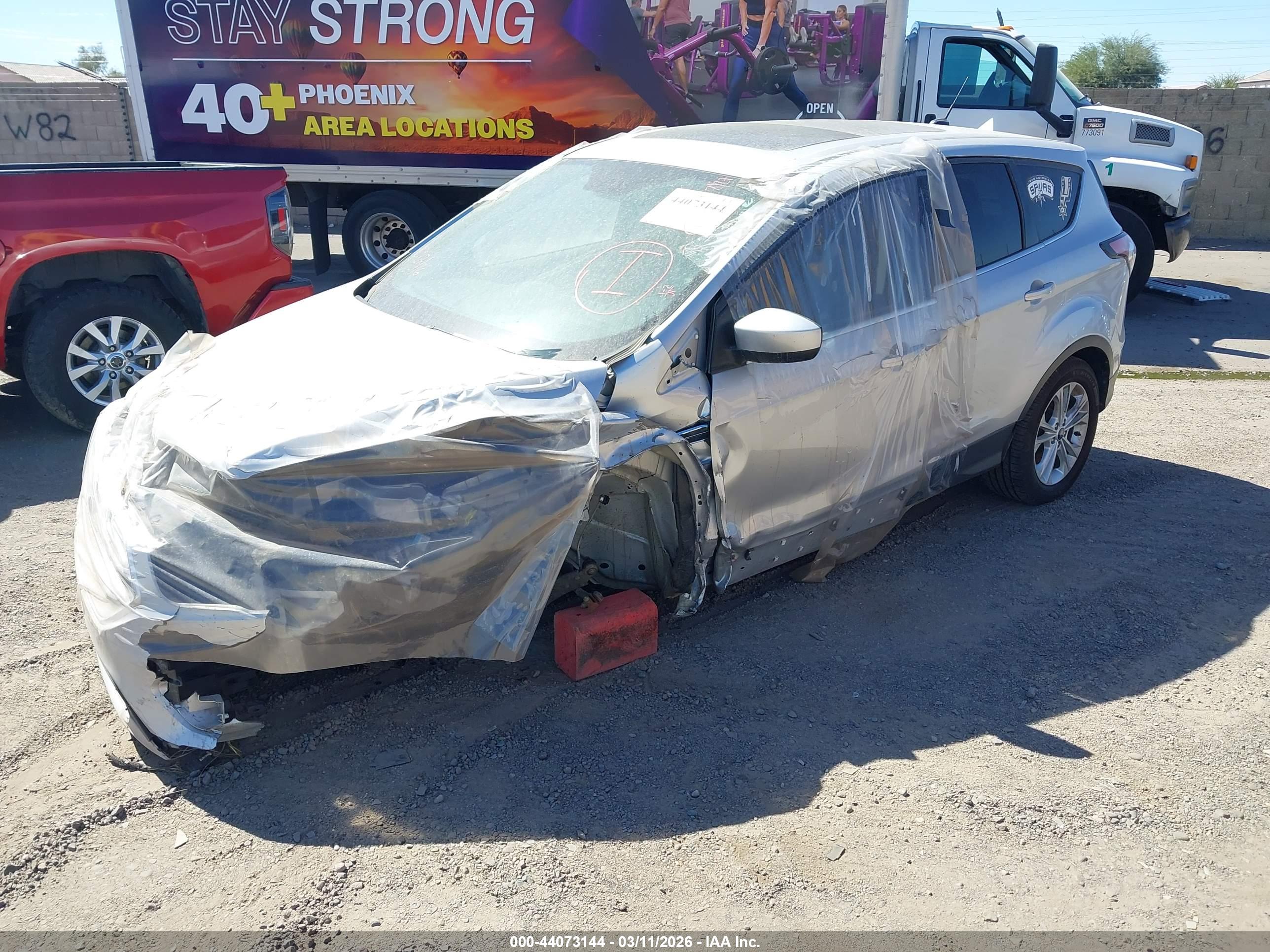 FORD ESCAPE image 2