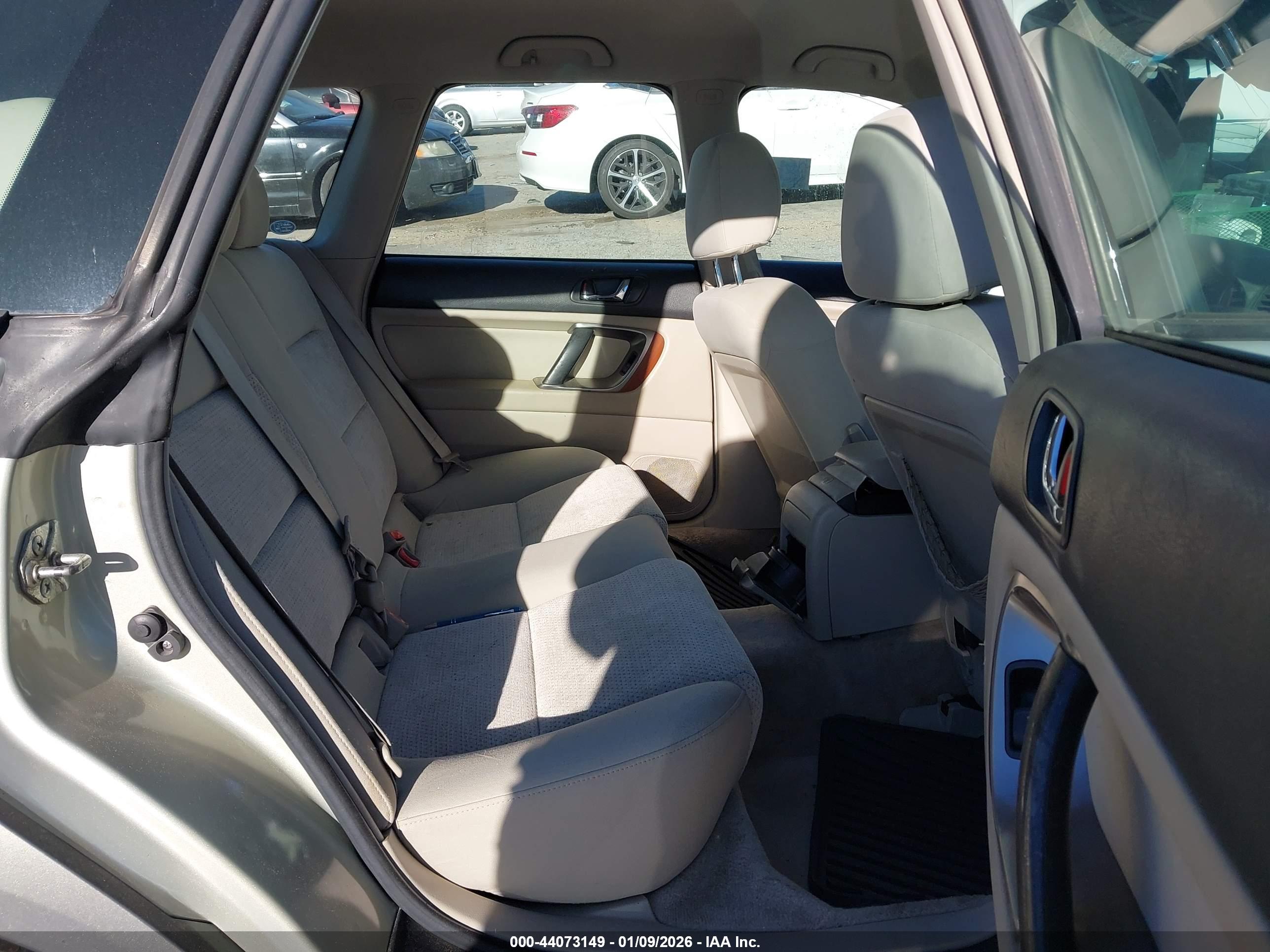 SUBARU OUTBACK image 8