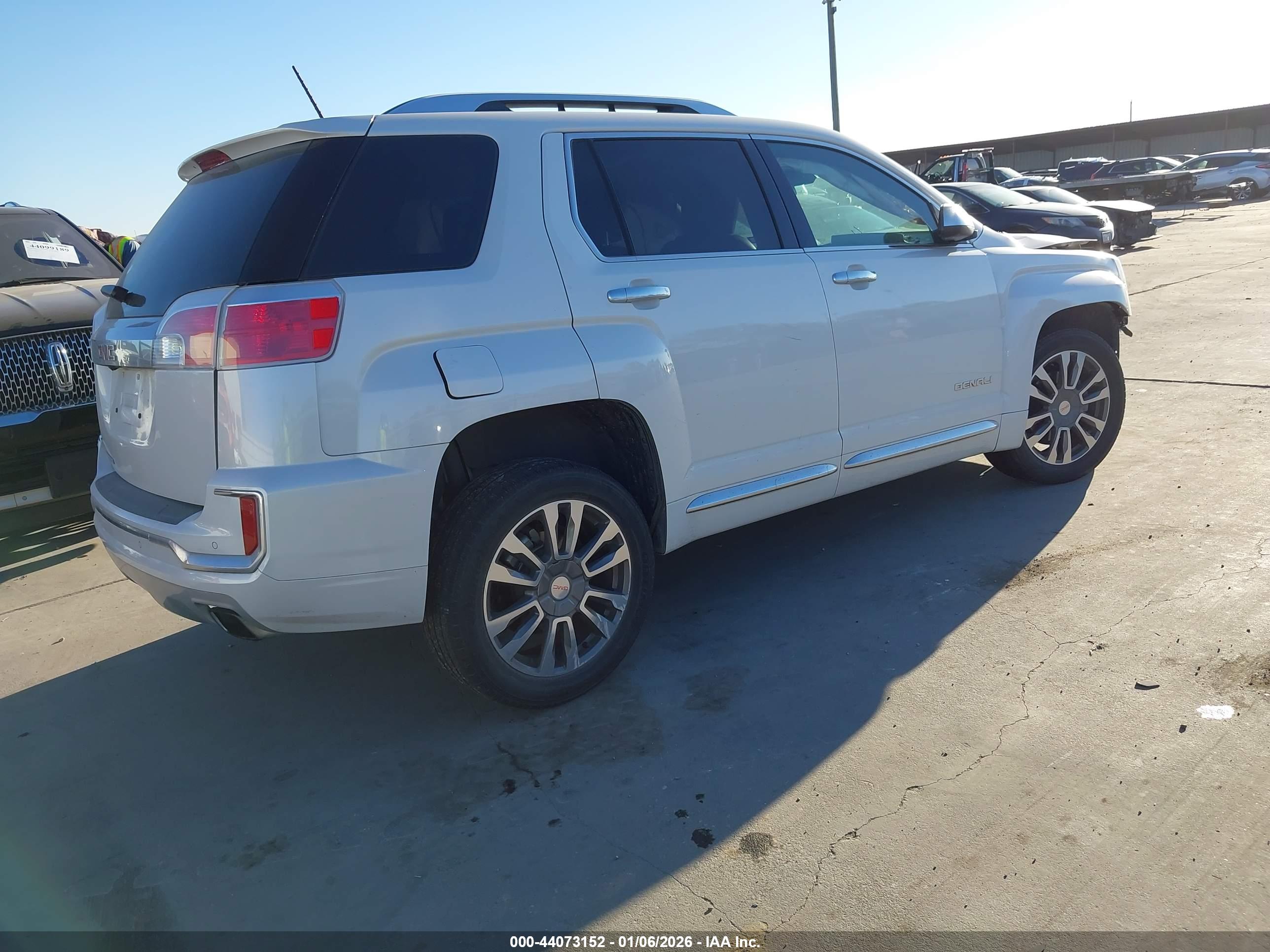 GMC TERRAIN image 4