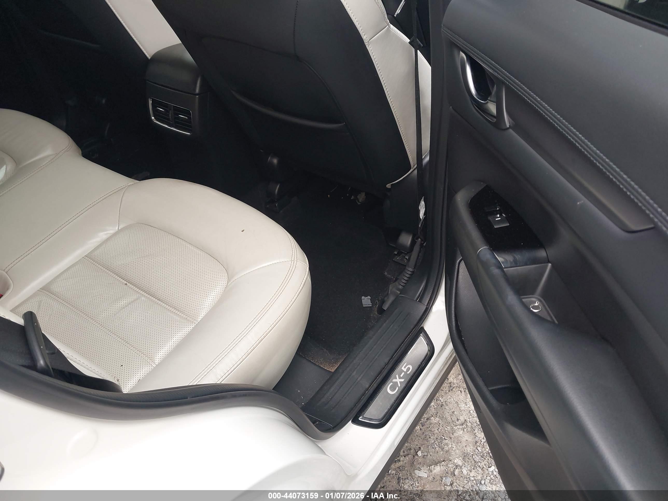 MAZDA CX-5 image 8