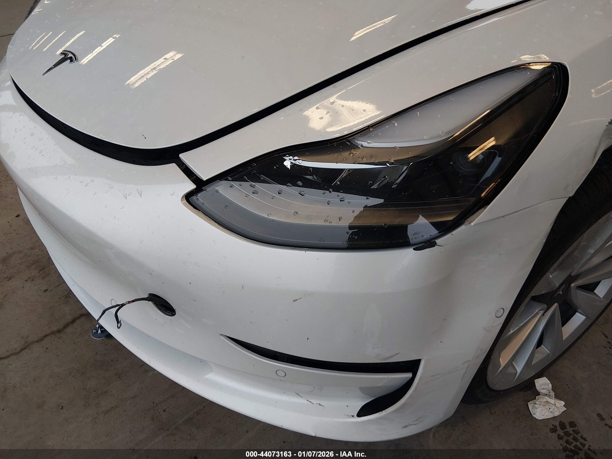 TESLA MODEL image 6