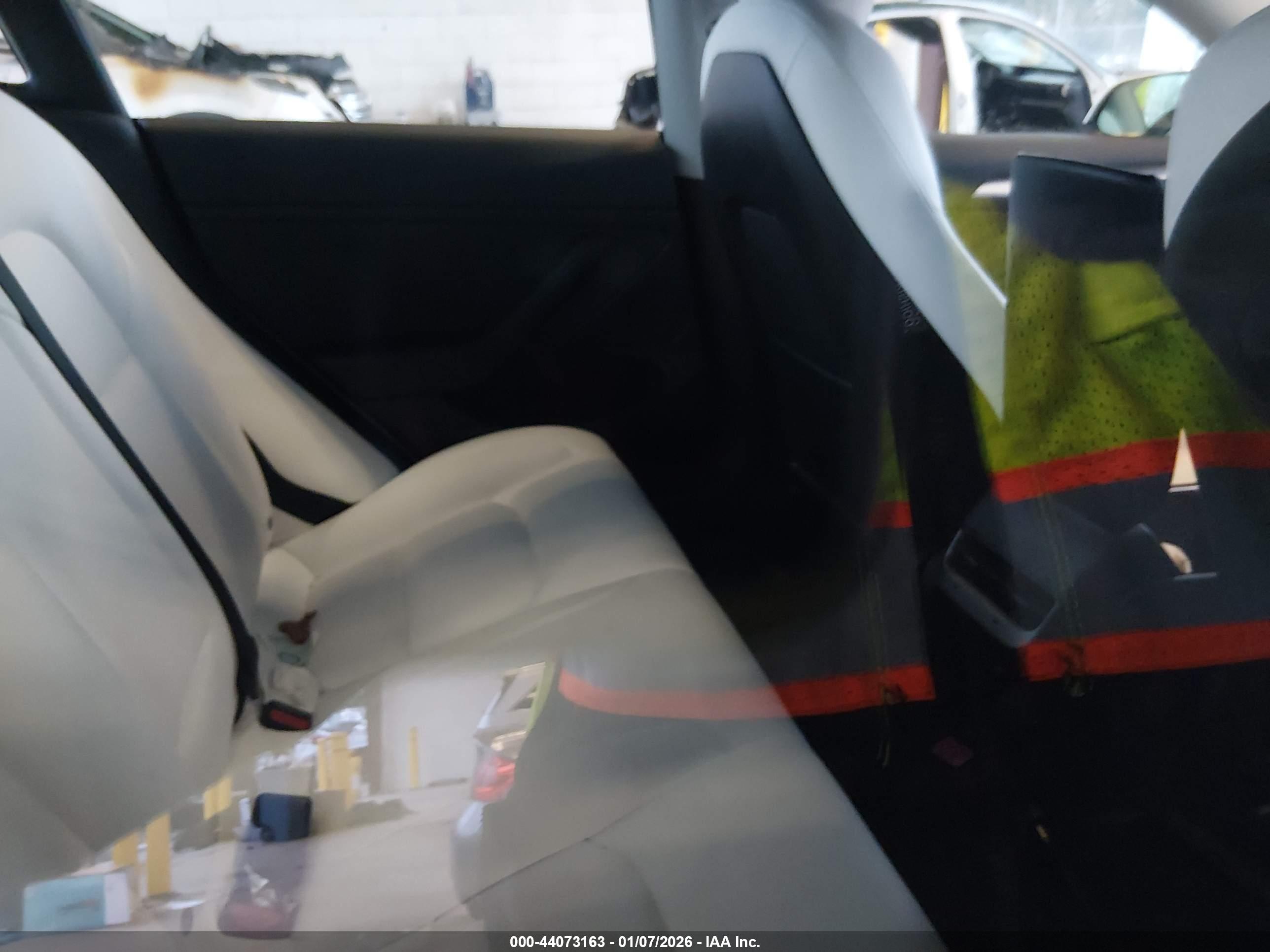 TESLA MODEL image 8