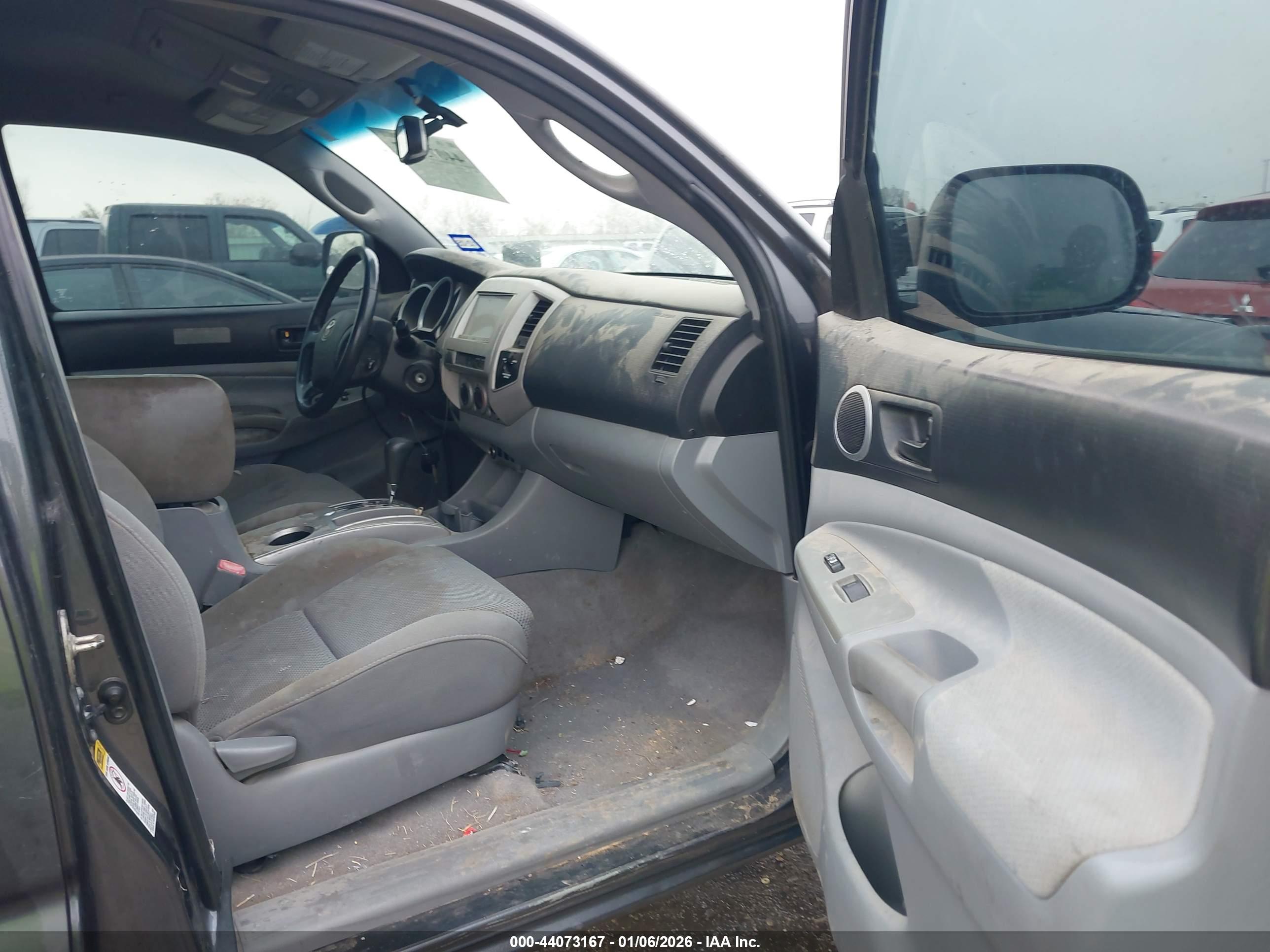 TOYOTA TACOMA image 5