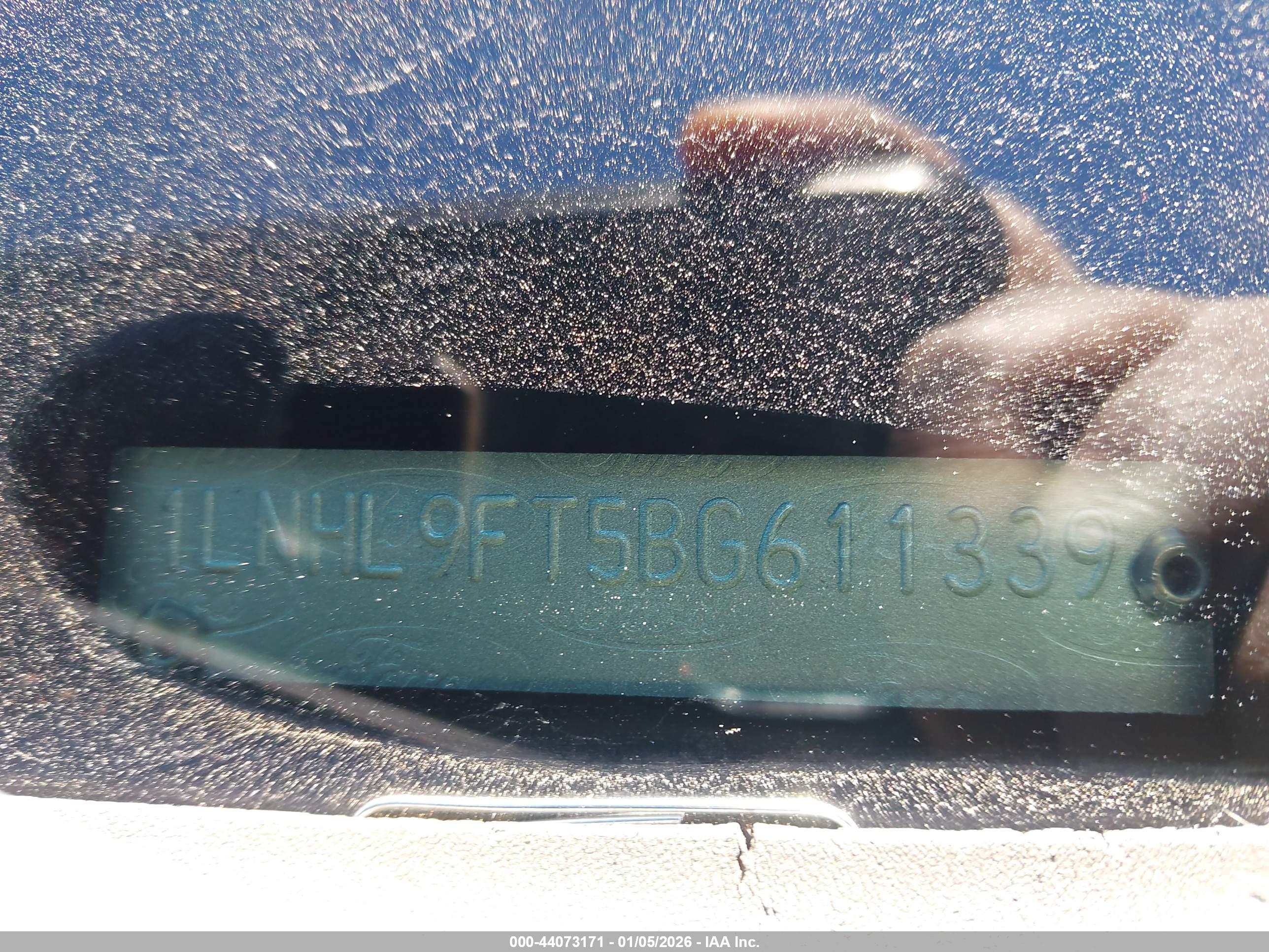 LINCOLN MKS image 9