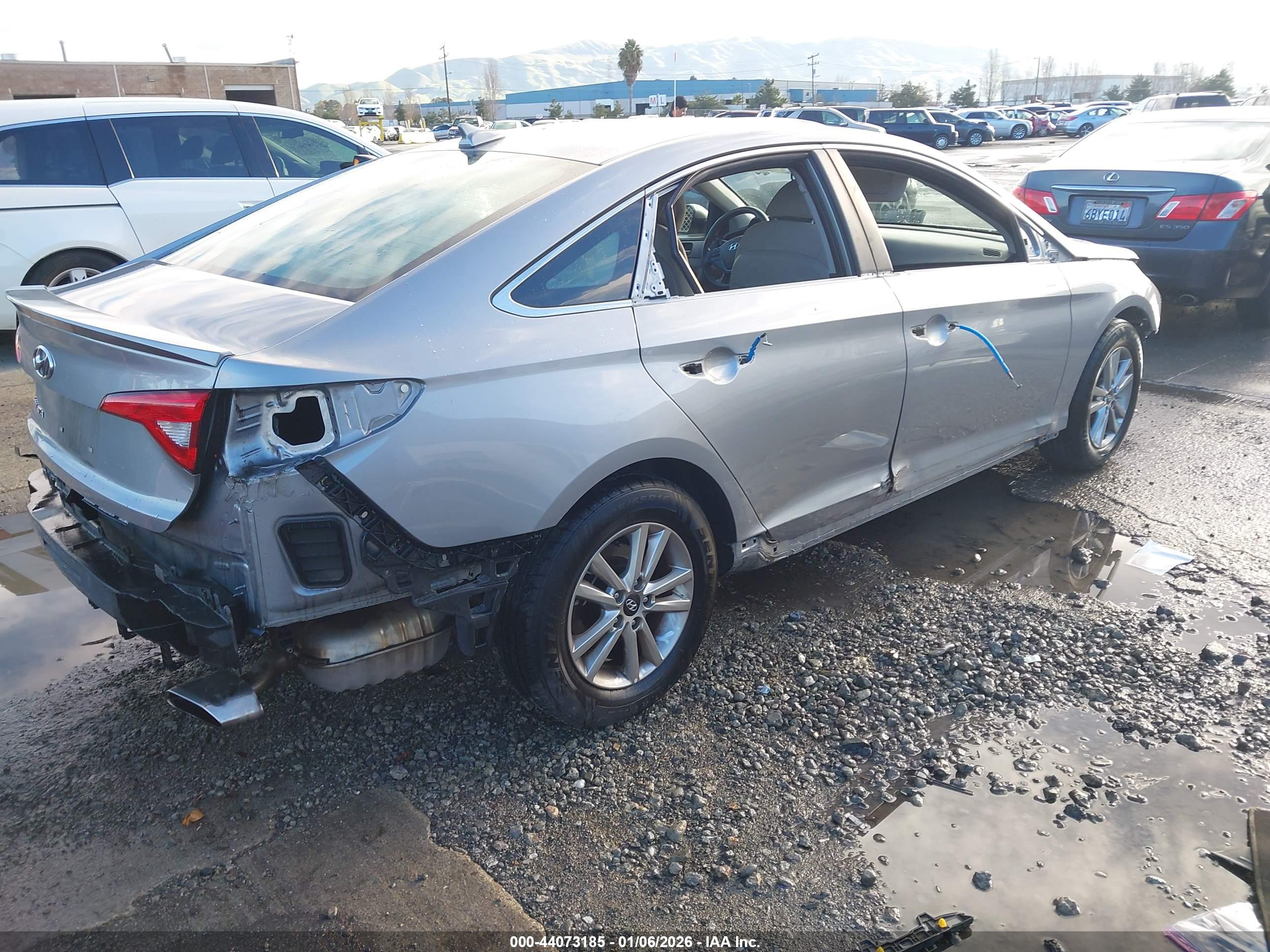 HYUNDAI SONATA image 4