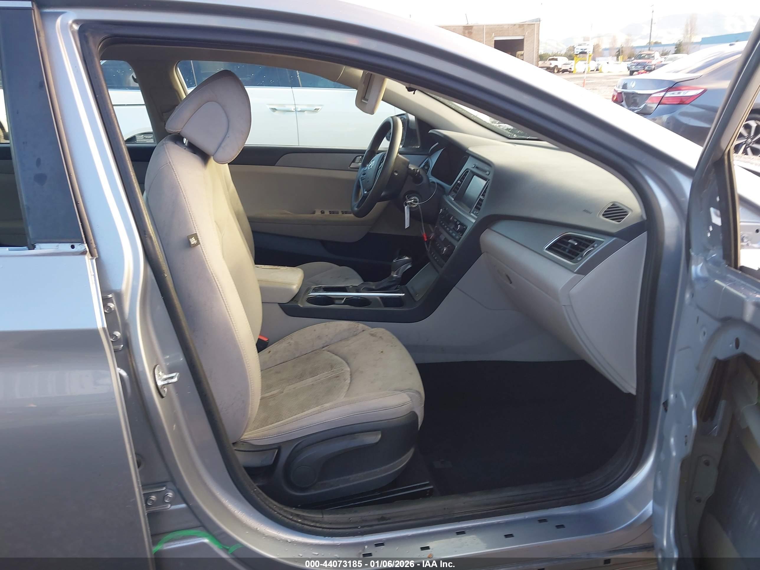 HYUNDAI SONATA image 5