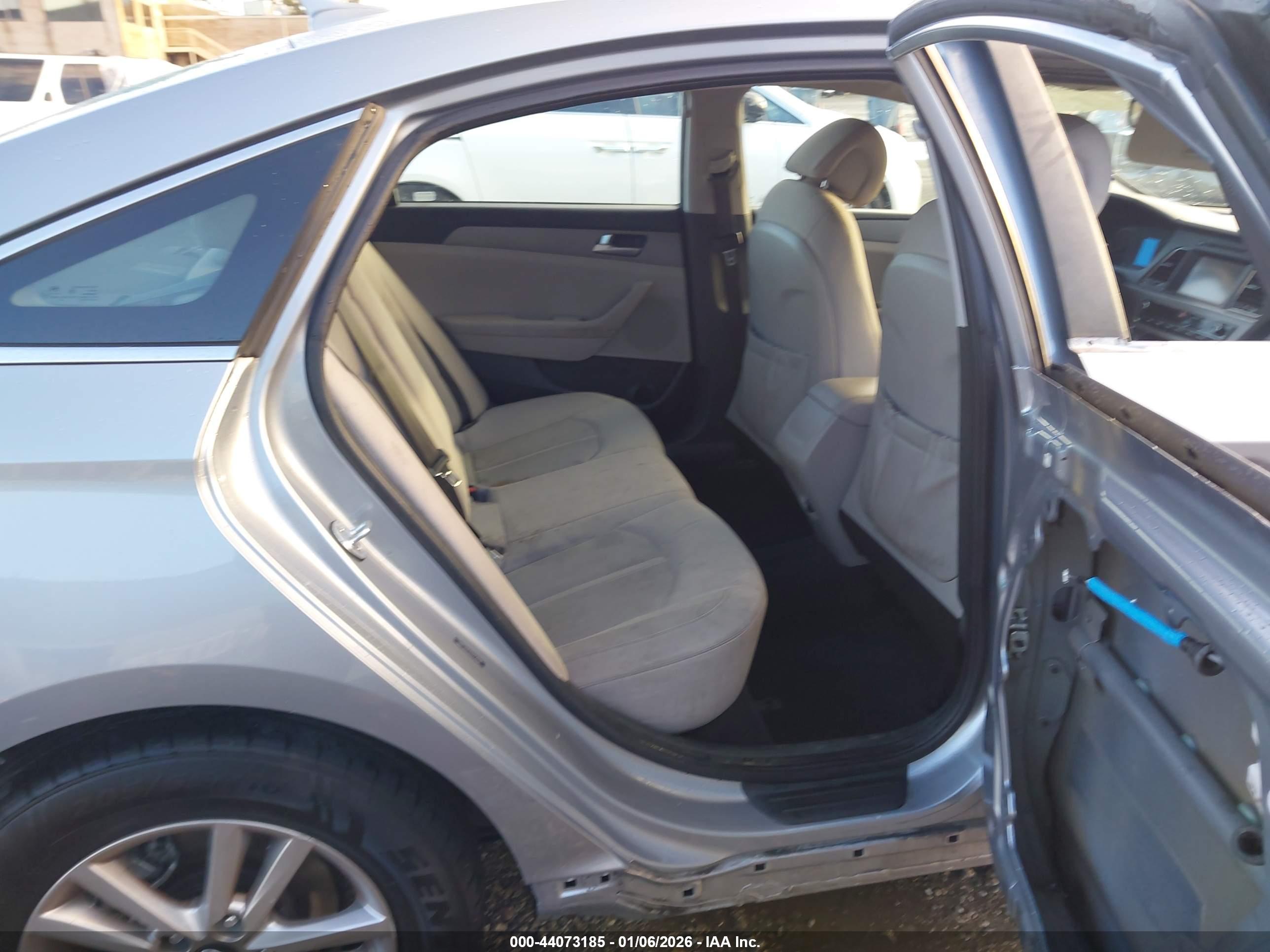 HYUNDAI SONATA image 8