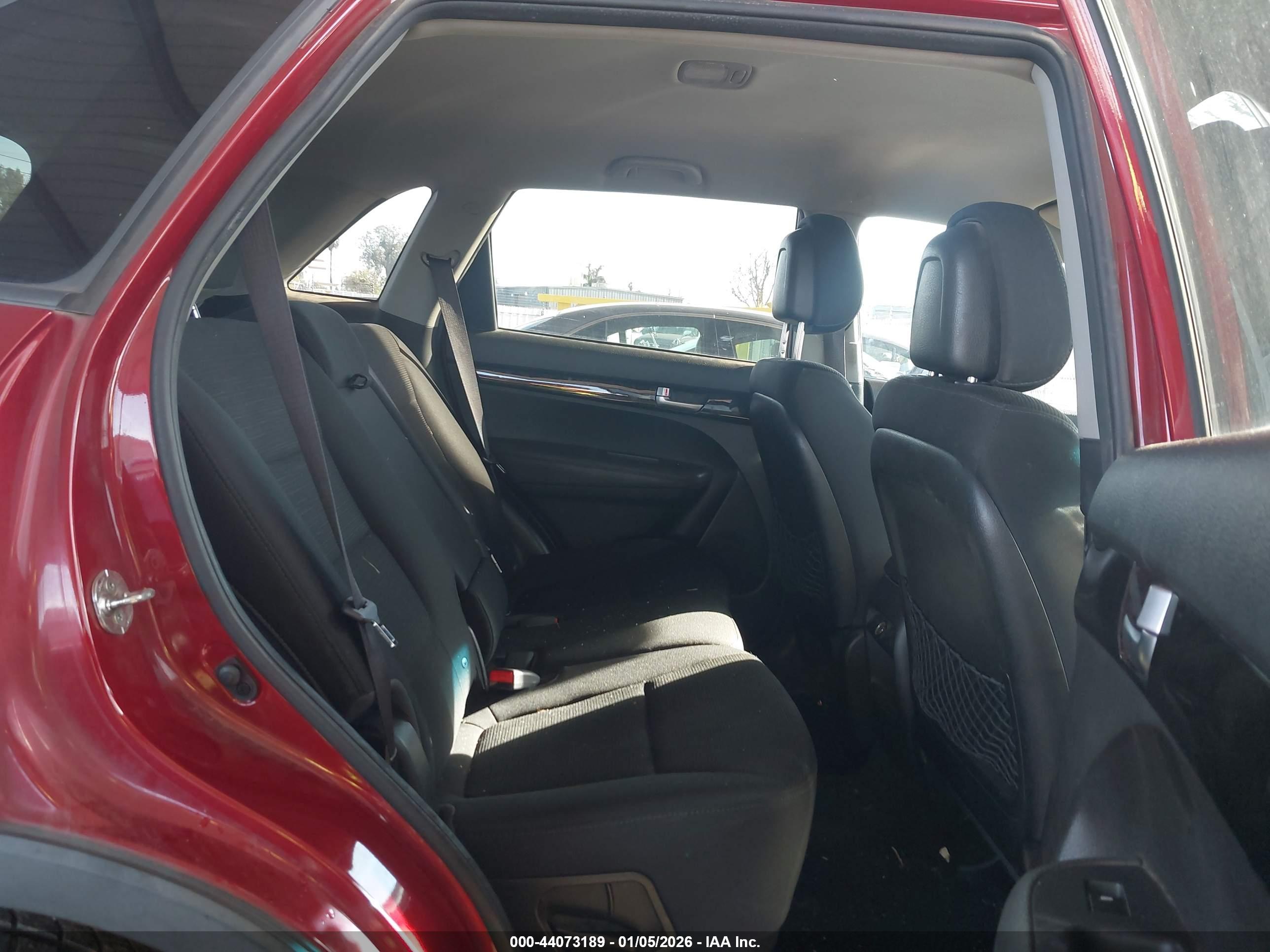 KIA SORENTO image 8
