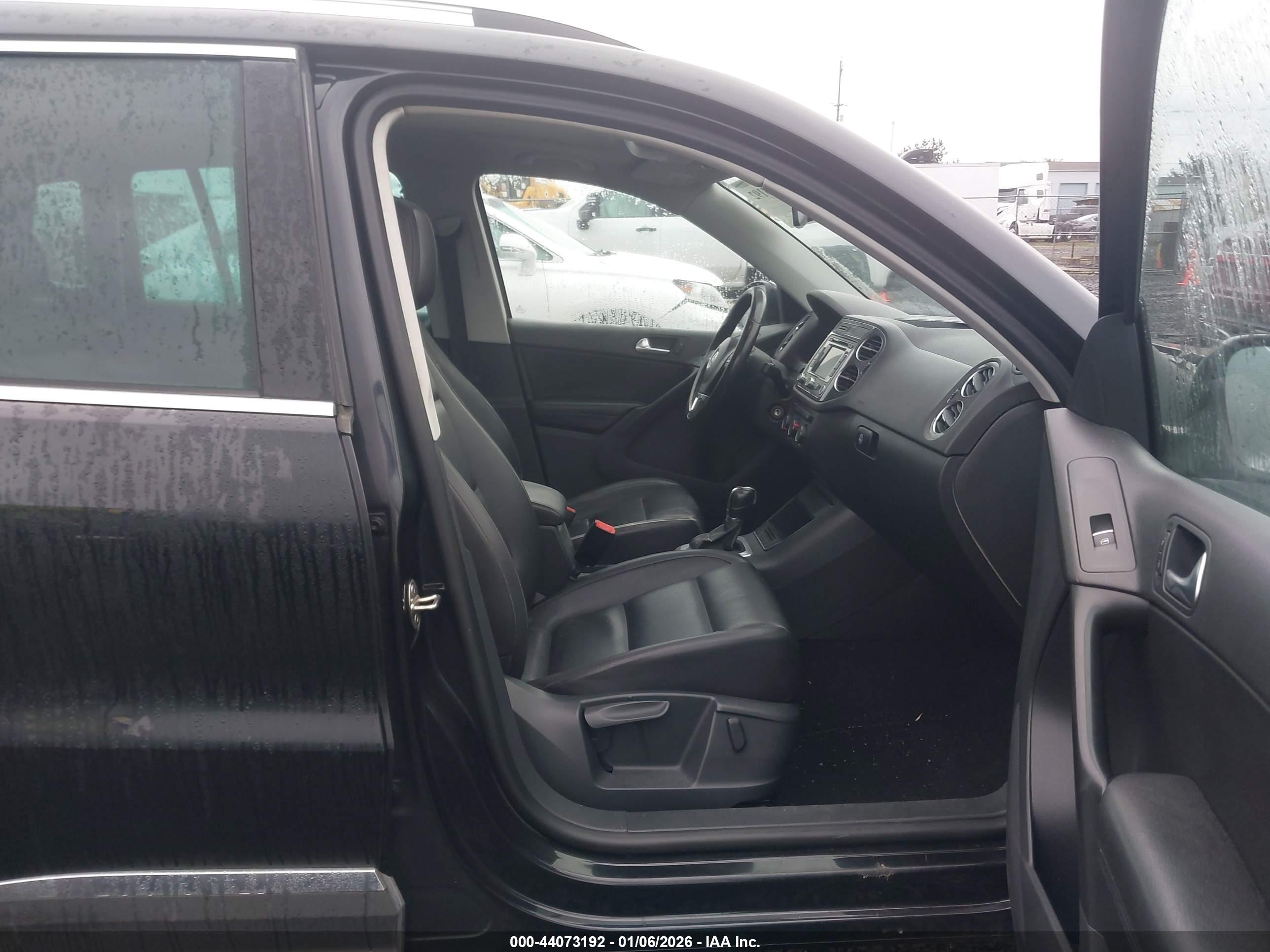 VOLKSWAGEN TIGUAN image 5