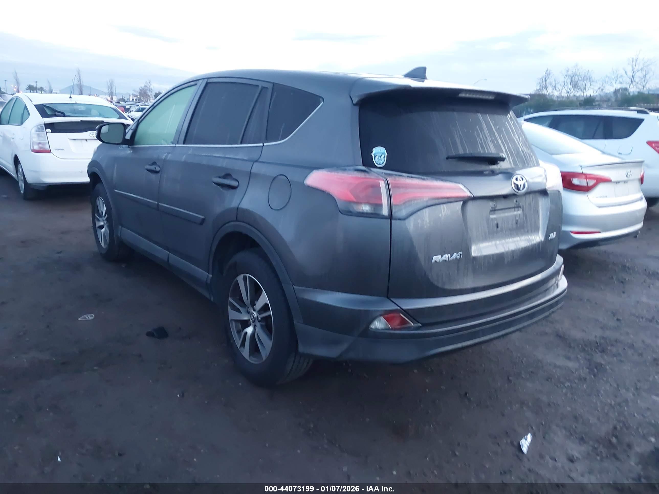 TOYOTA RAV4 image 3