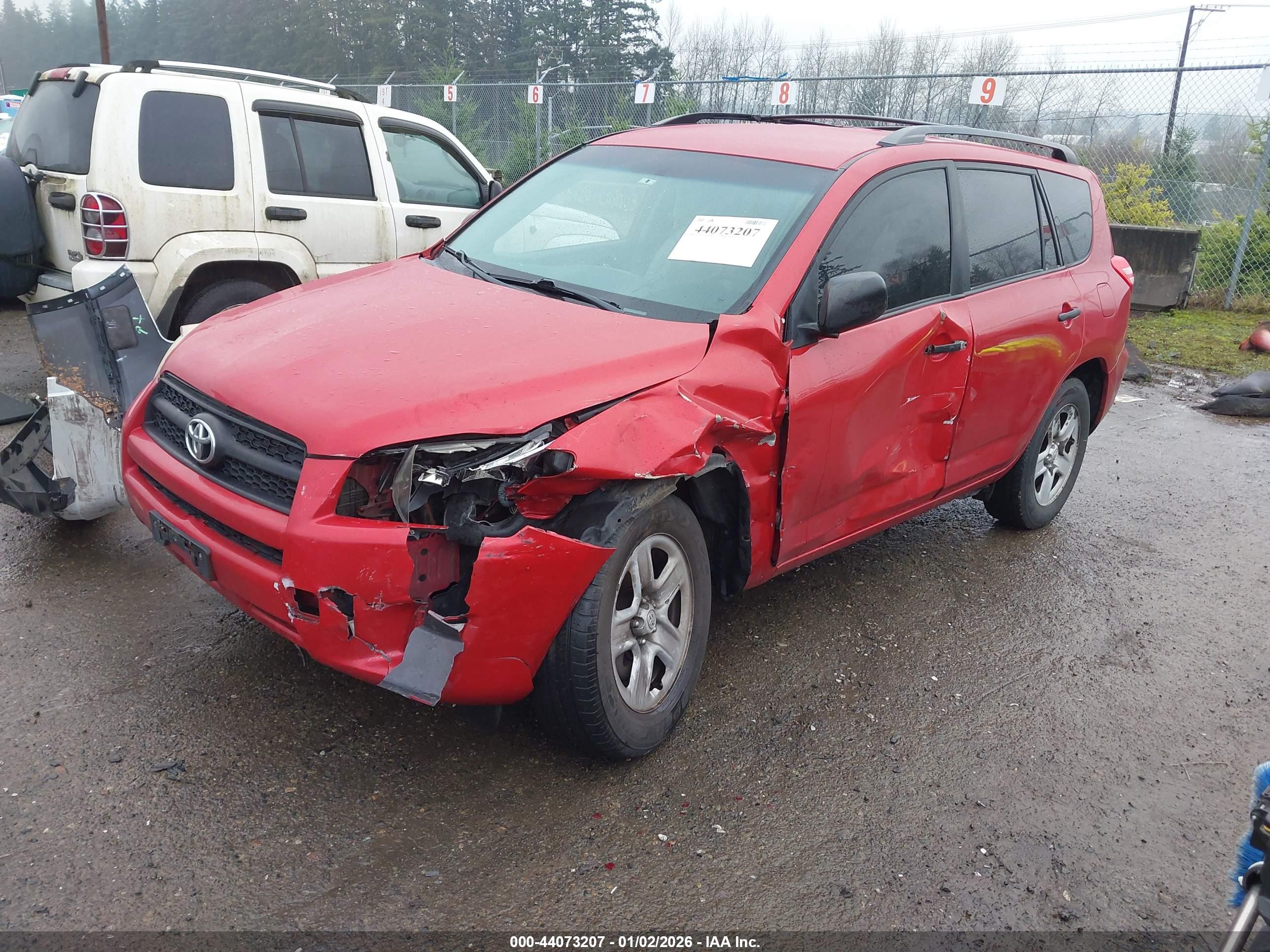 TOYOTA RAV4 image 2