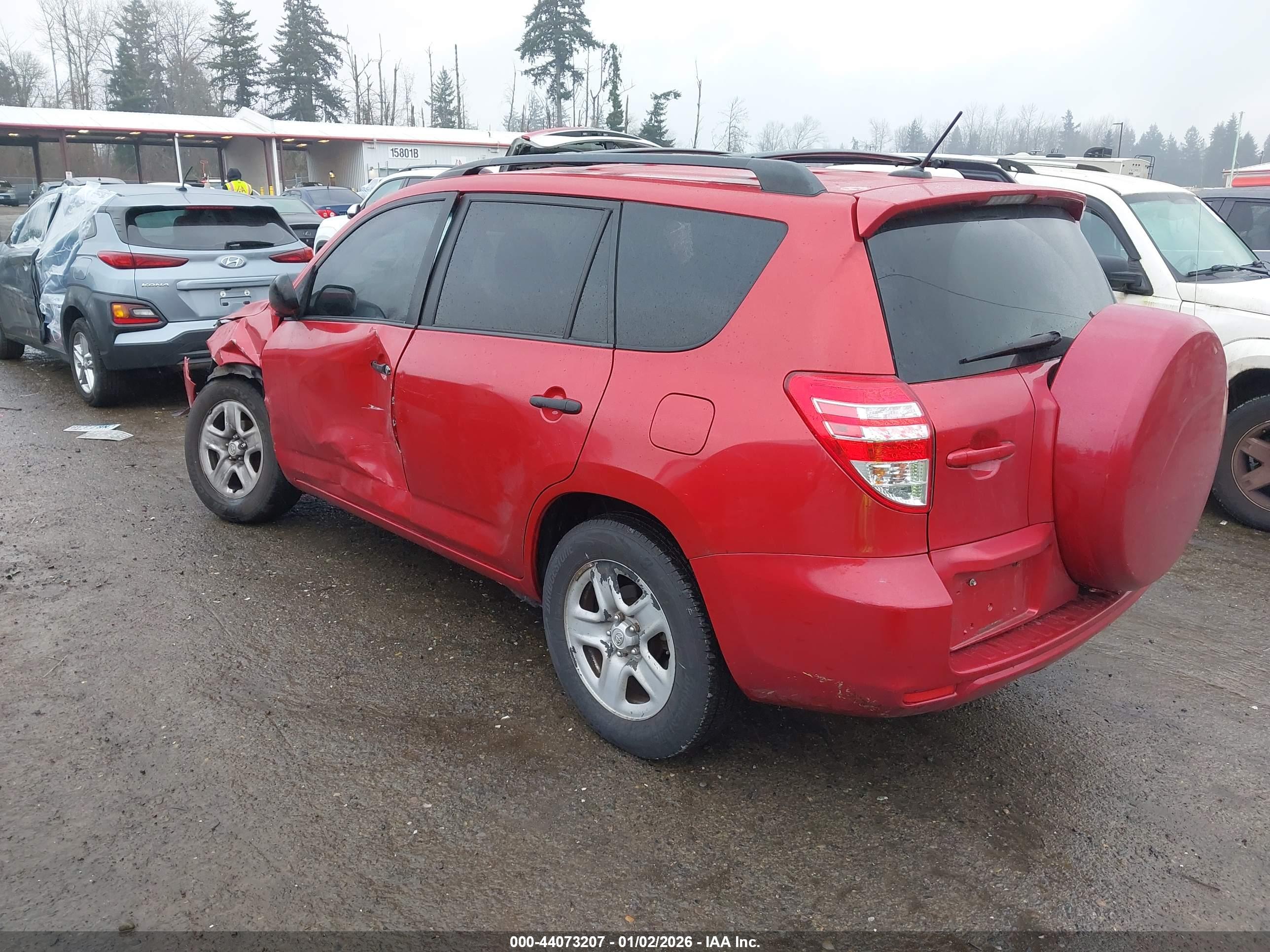 TOYOTA RAV4 image 3