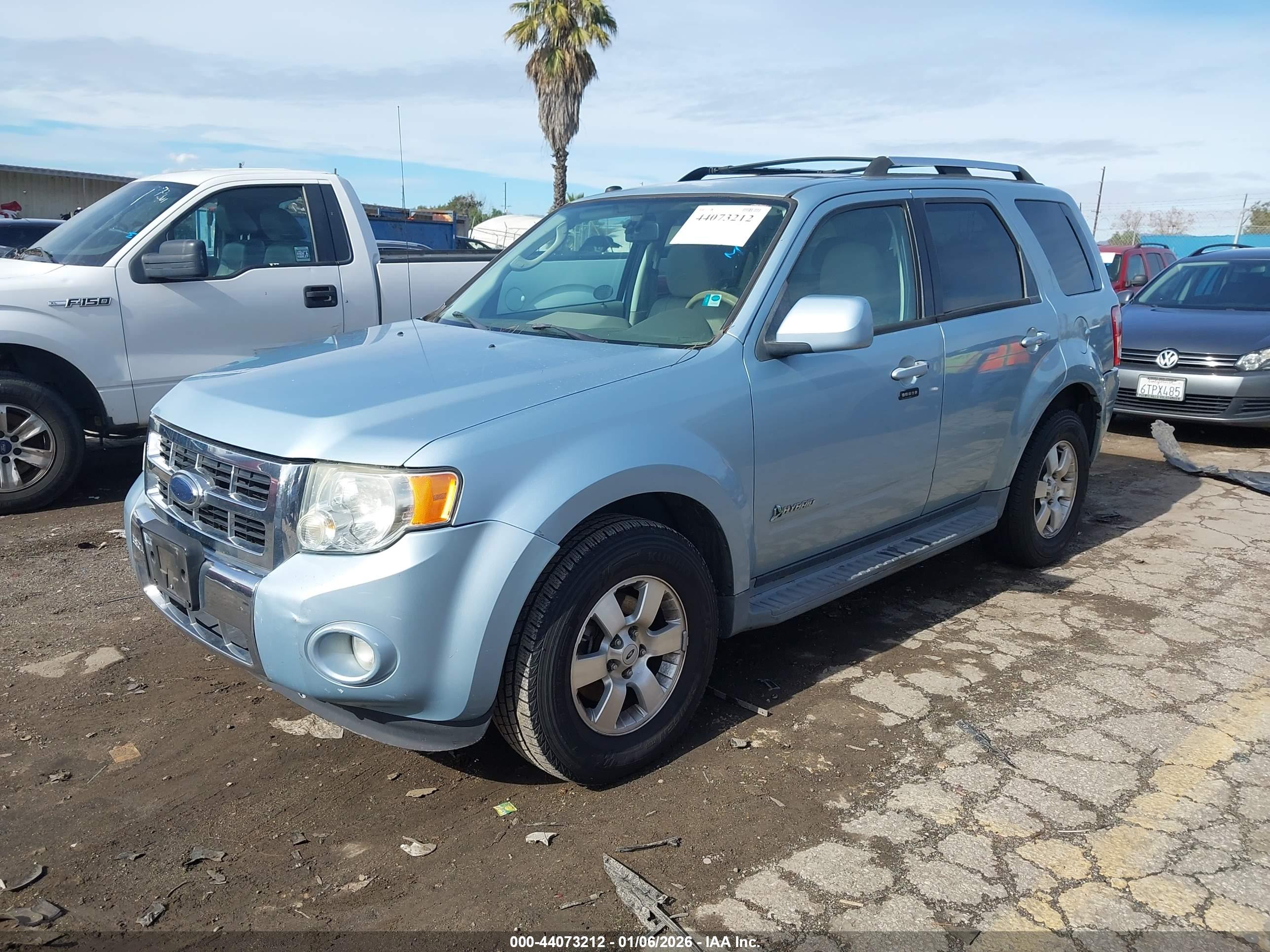 FORD ESCAPE image 2