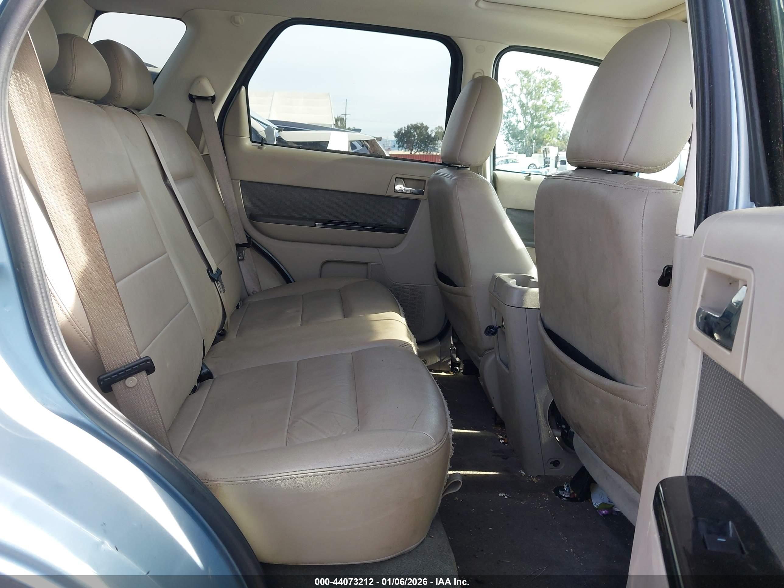 FORD ESCAPE image 8