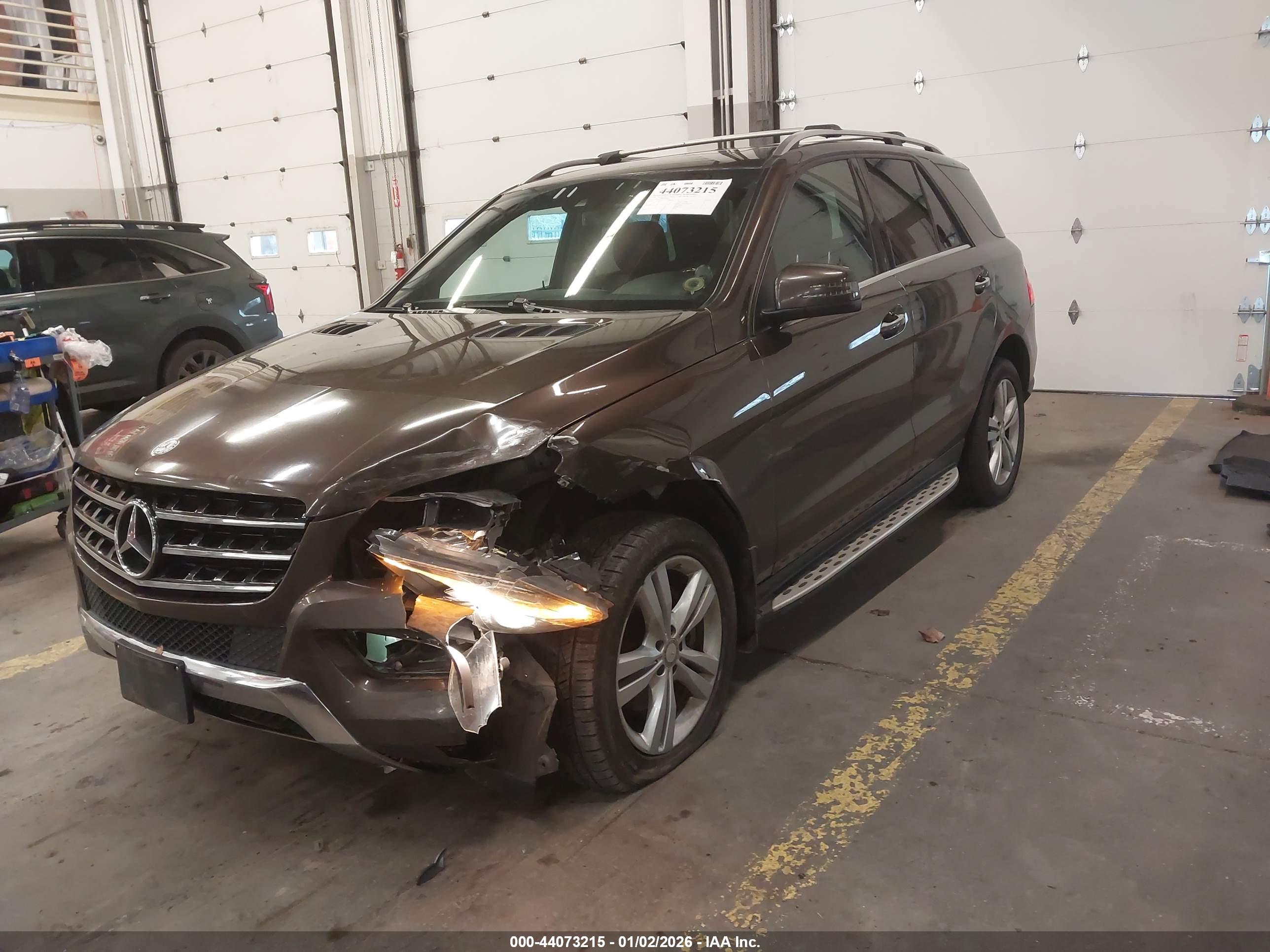 MERCEDES-BENZ ML image 2