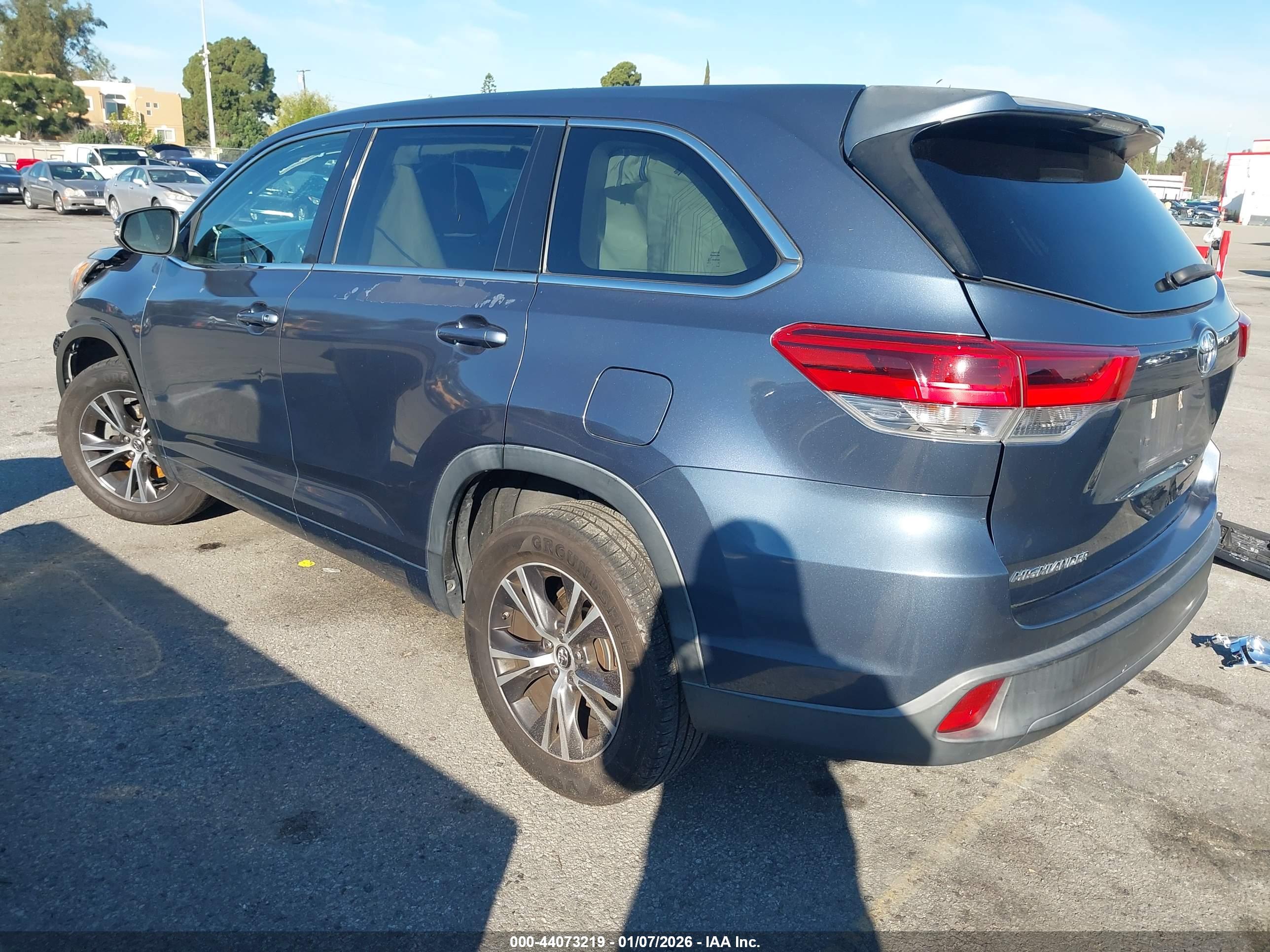TOYOTA HIGHLANDER image 3