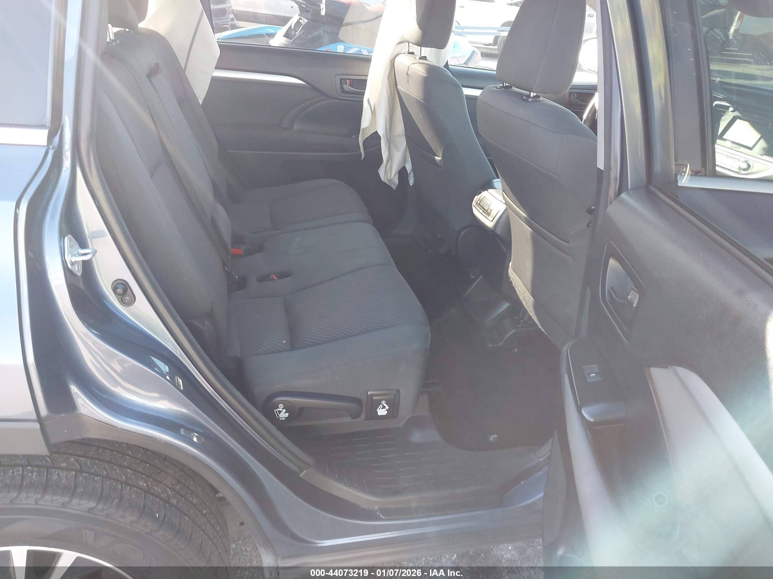 TOYOTA HIGHLANDER image 8
