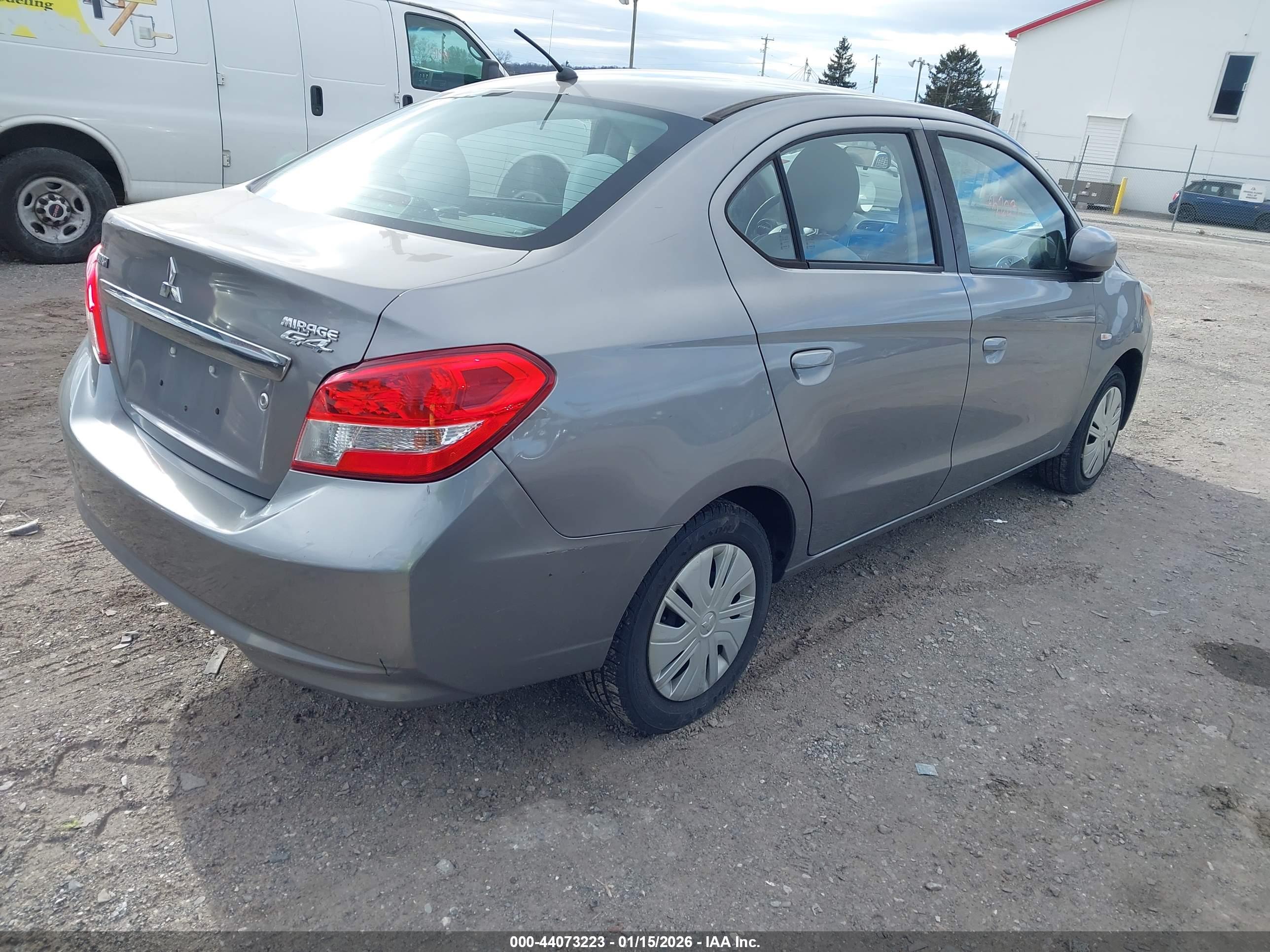 MITSUBISHI MIRAGE image 4
