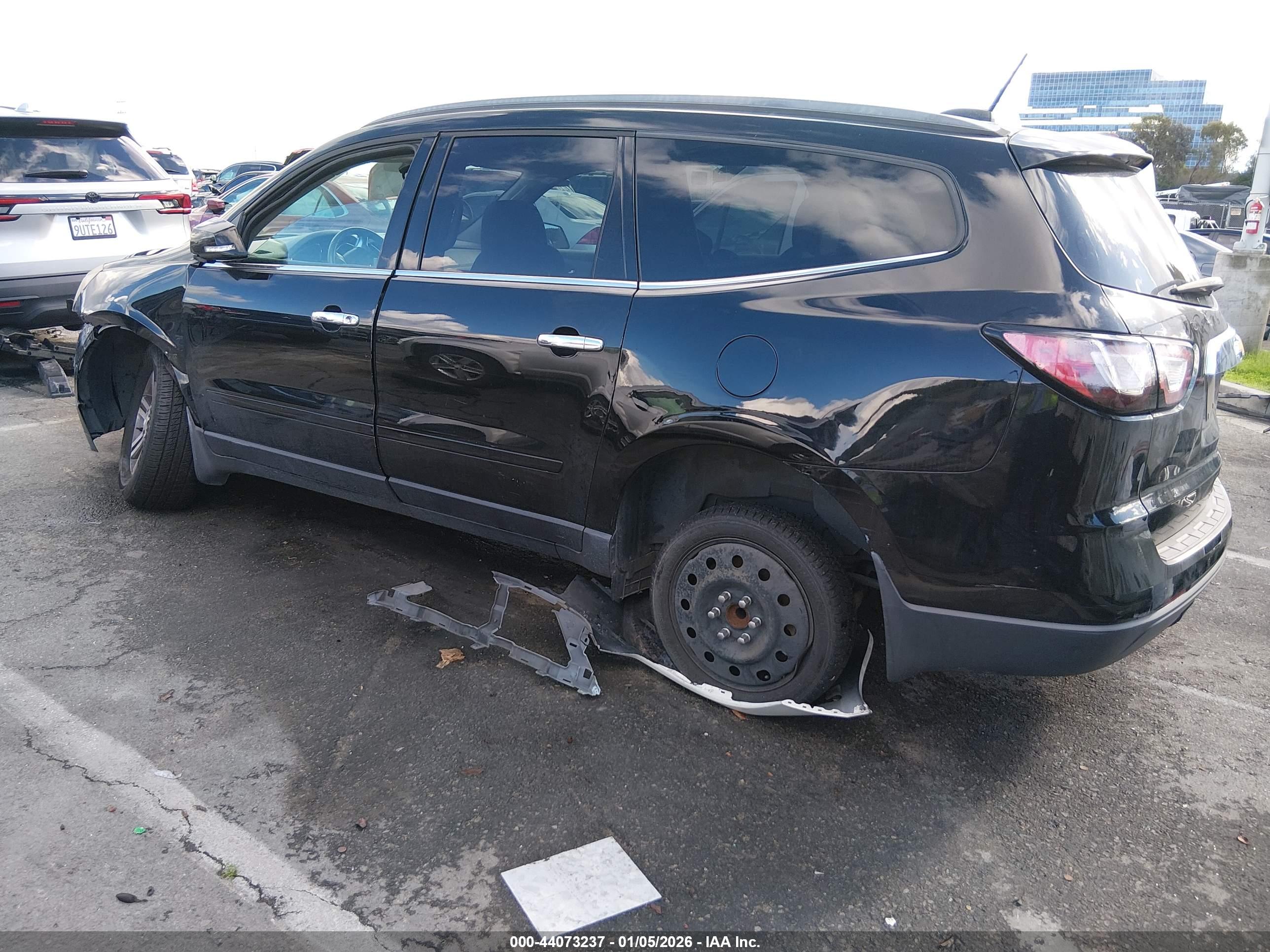 CHEVROLET TRAVERSE image 3