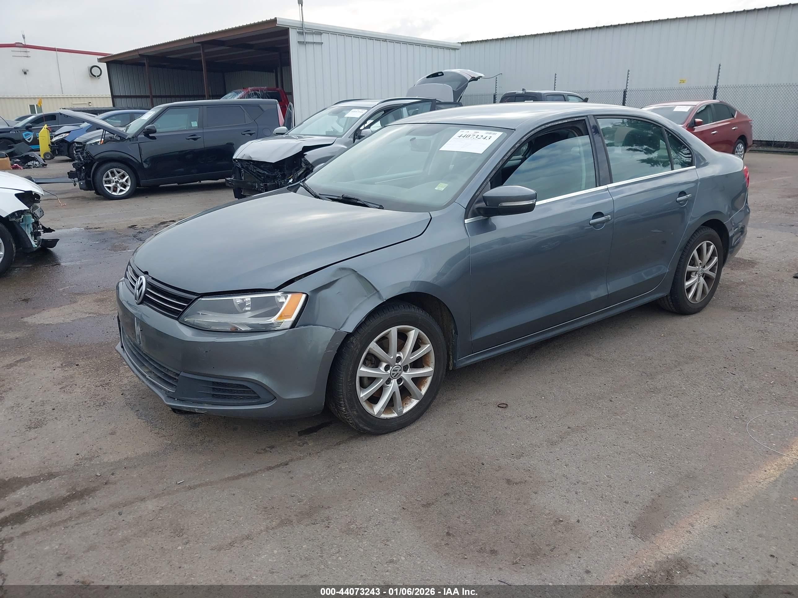 VOLKSWAGEN JETTA image 2