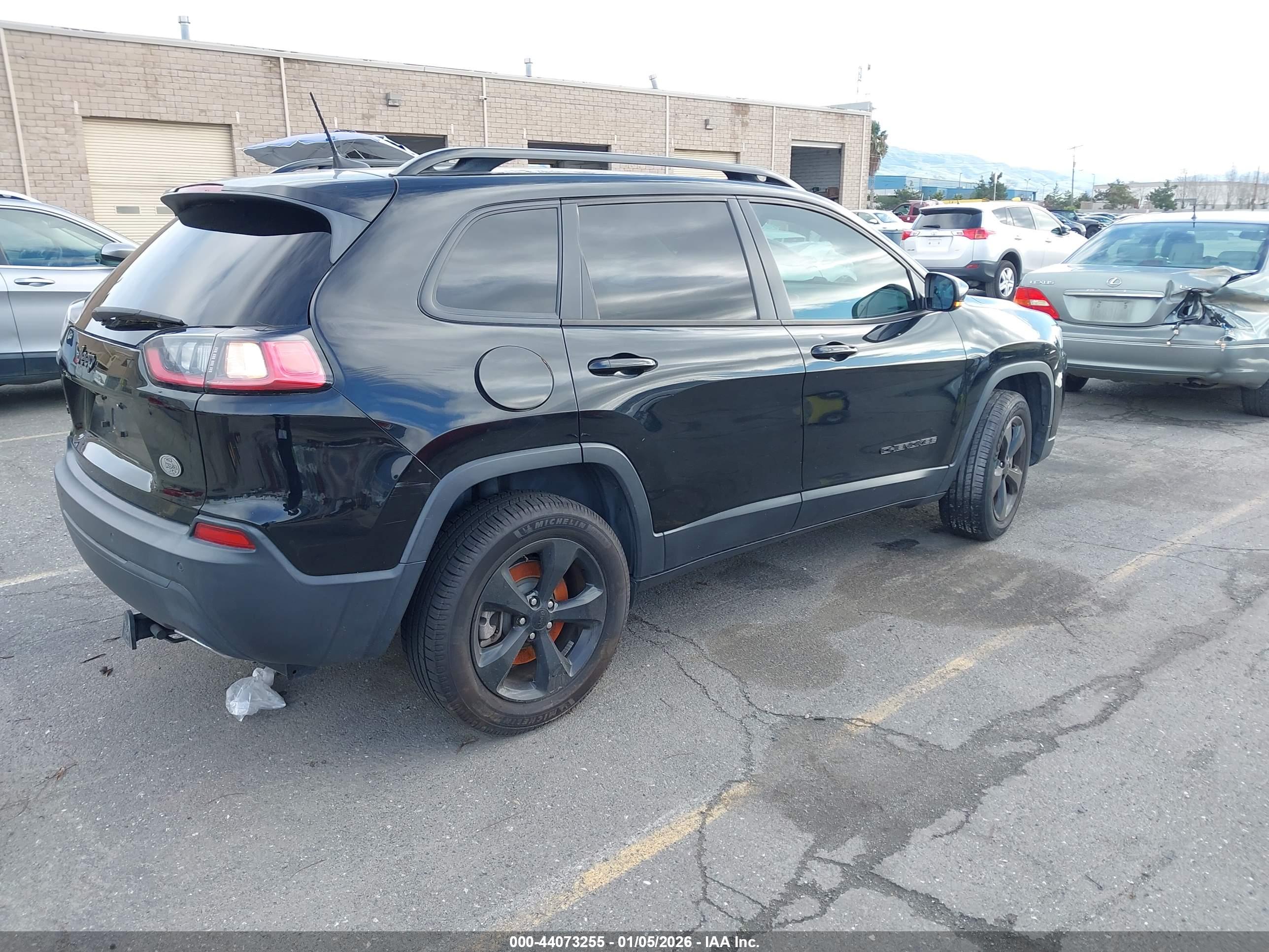 JEEP CHEROKEE image 4