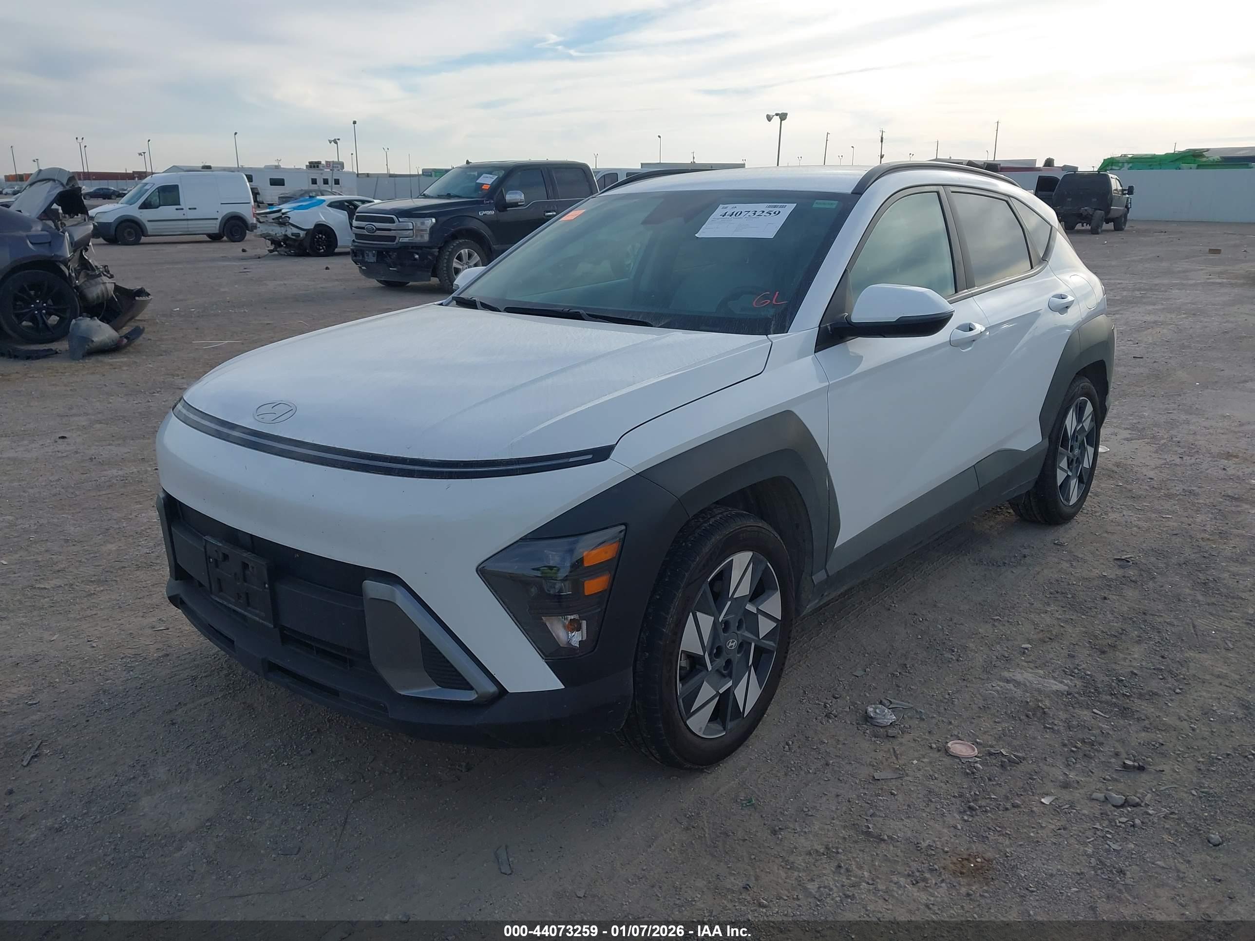HYUNDAI KONA image 2