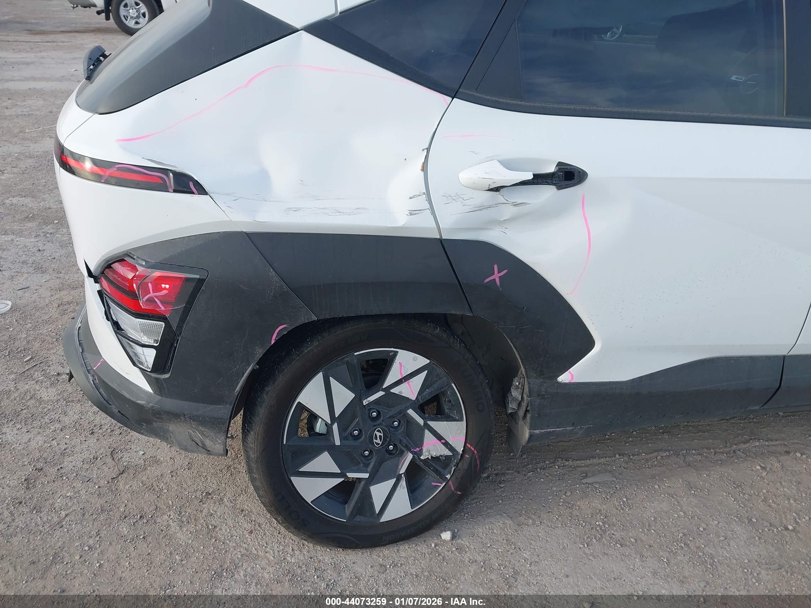 HYUNDAI KONA image 6