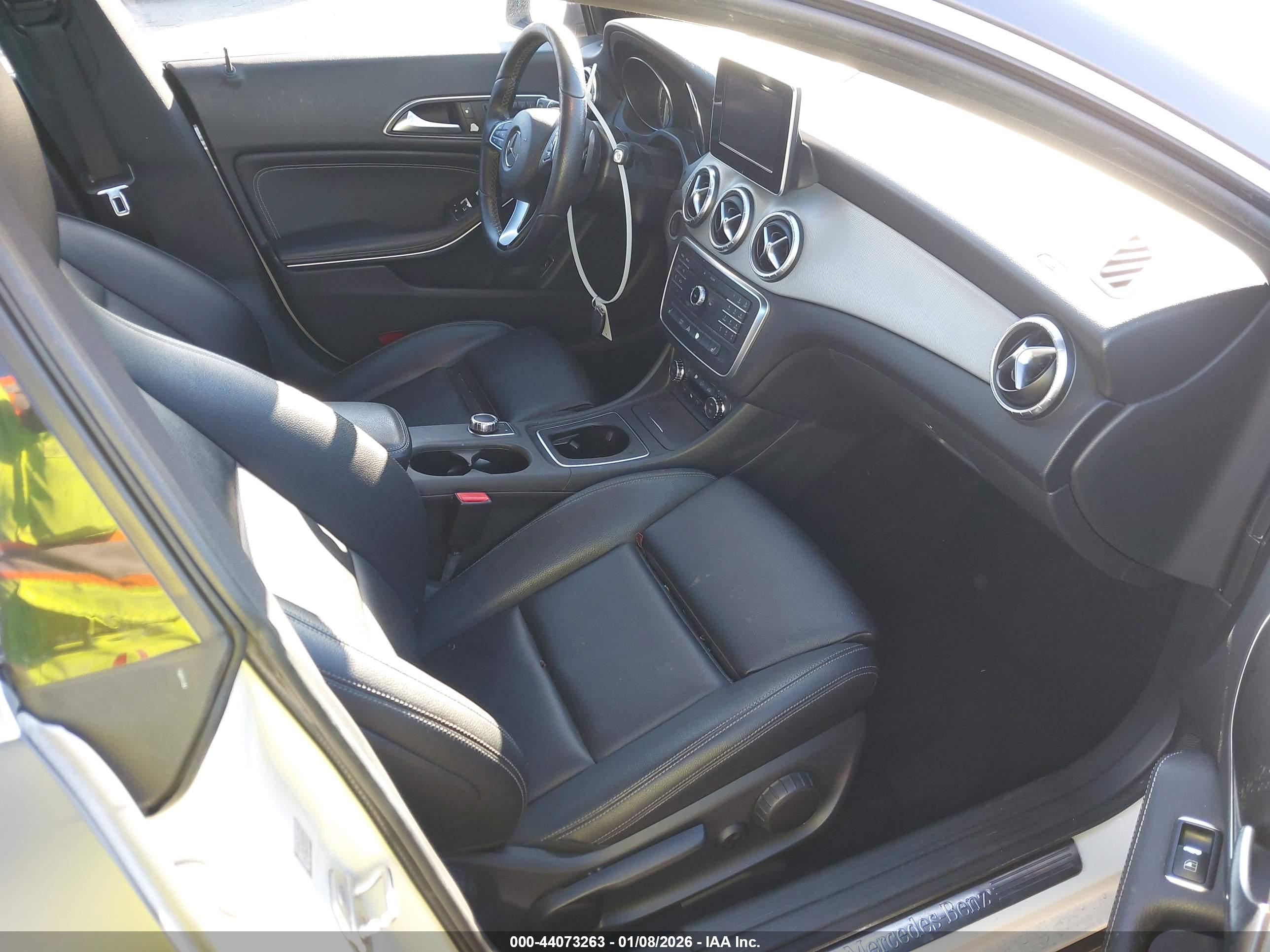 MERCEDES-BENZ CLA image 5