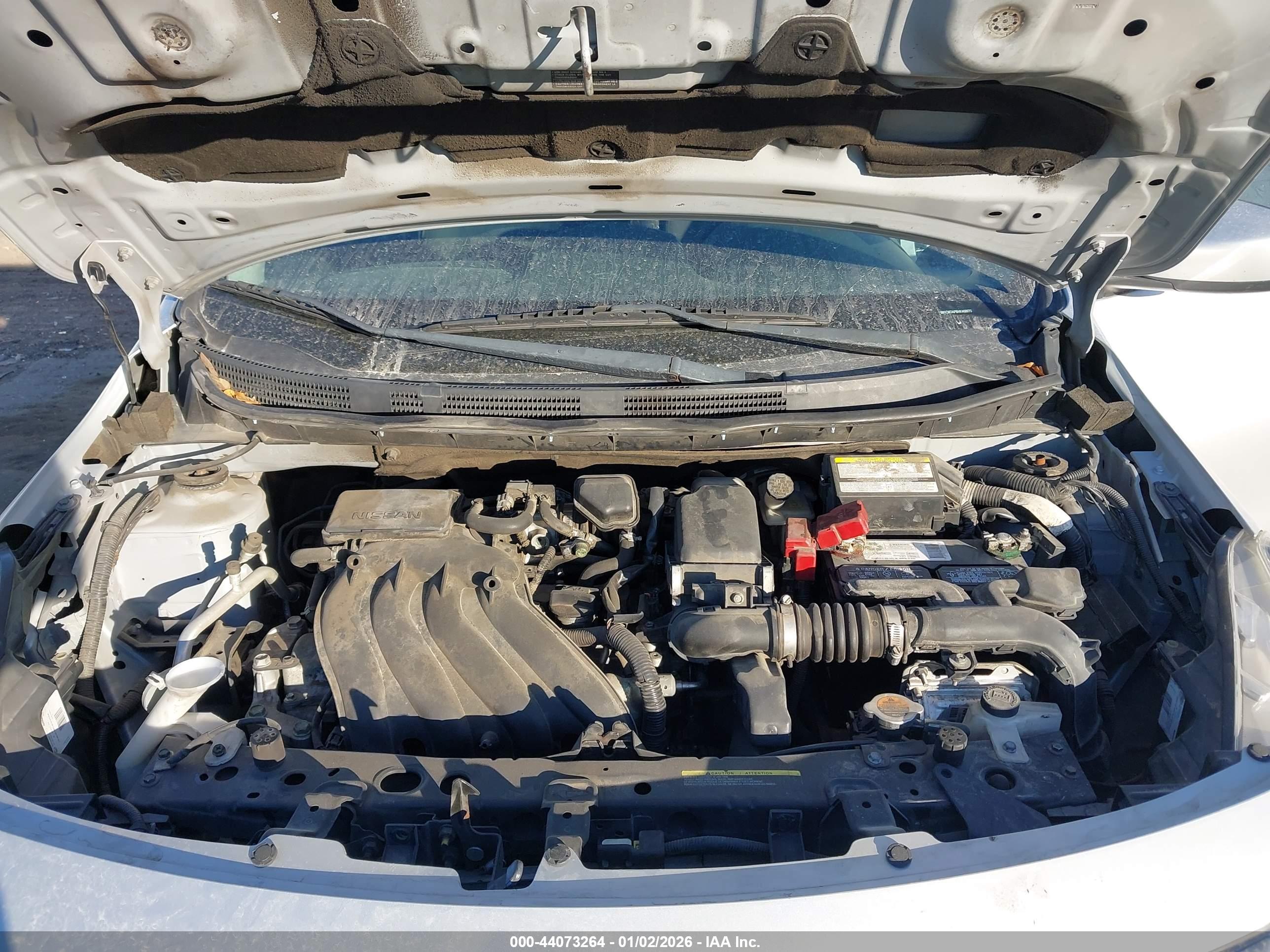NISSAN VERSA image 10