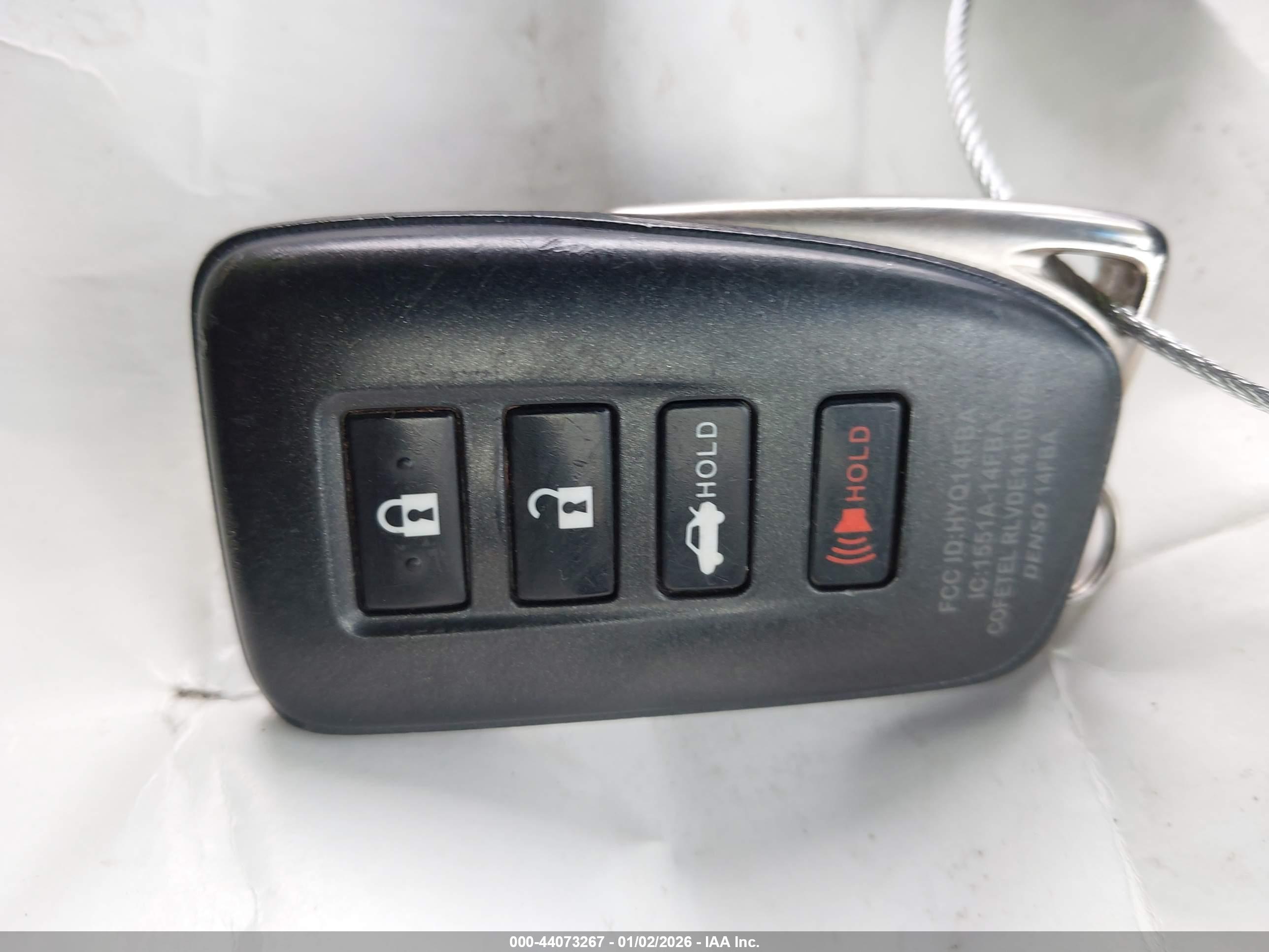 LEXUS ES image 11
