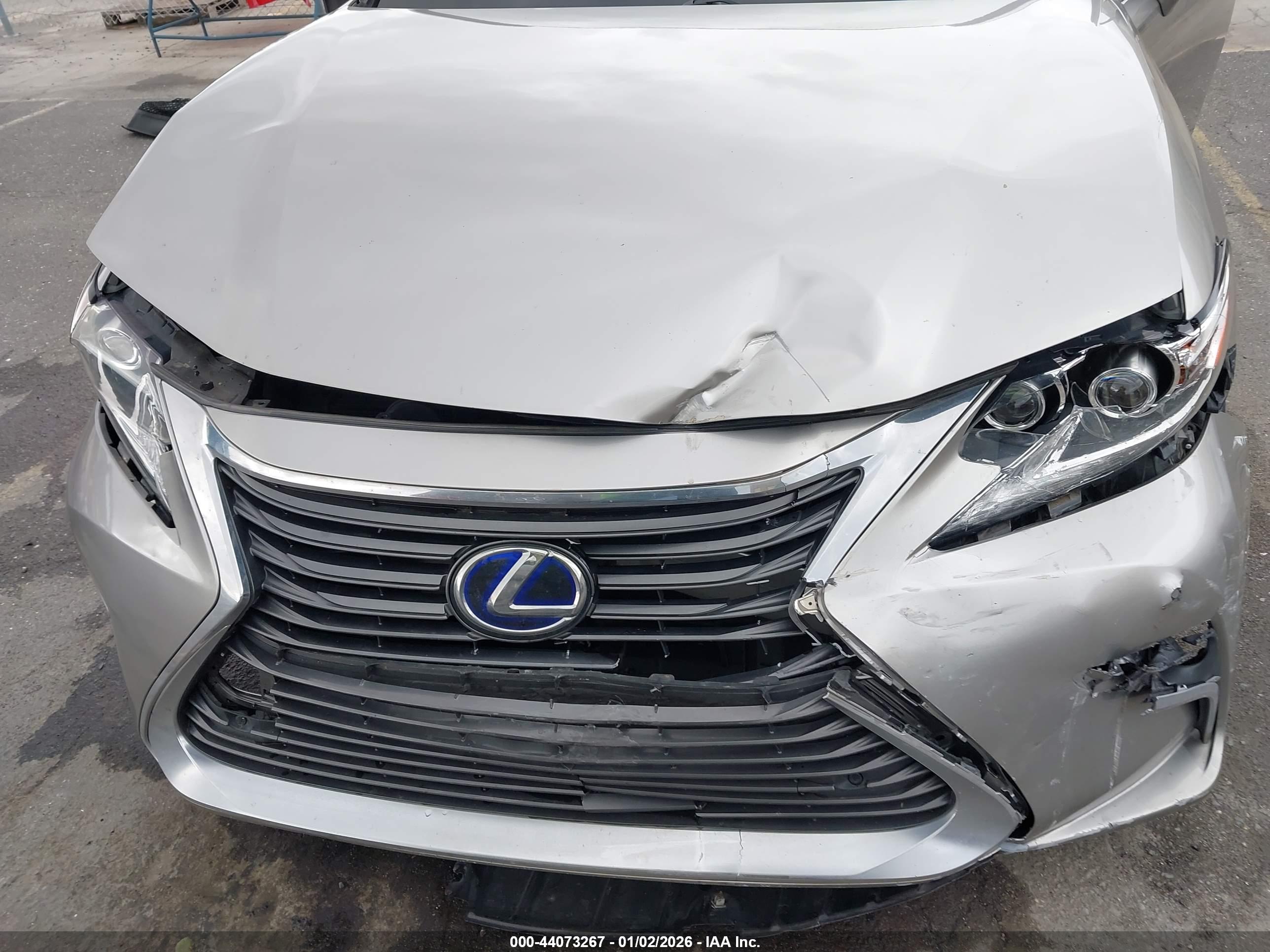 LEXUS ES image 6