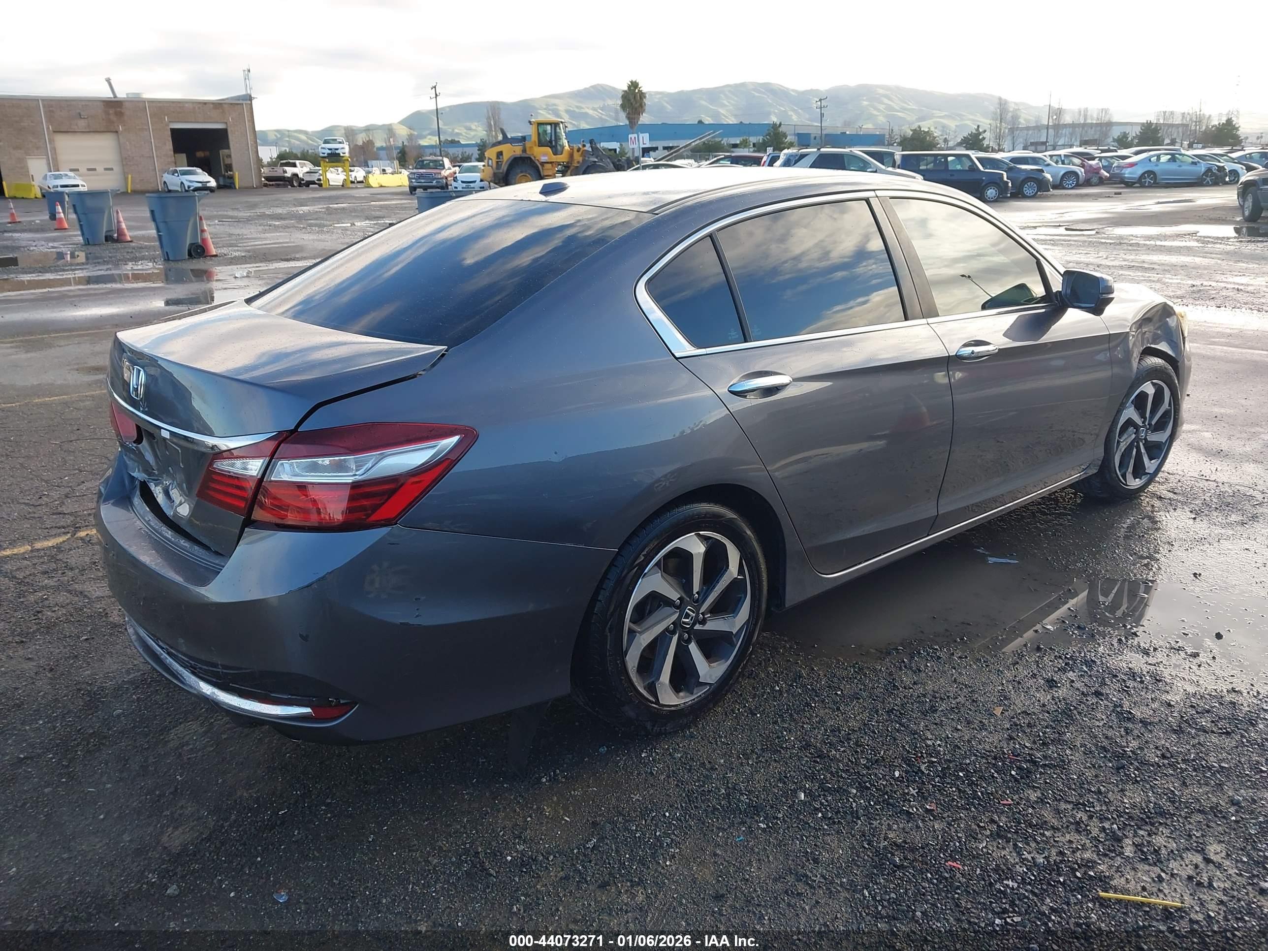 HONDA ACCORD image 4