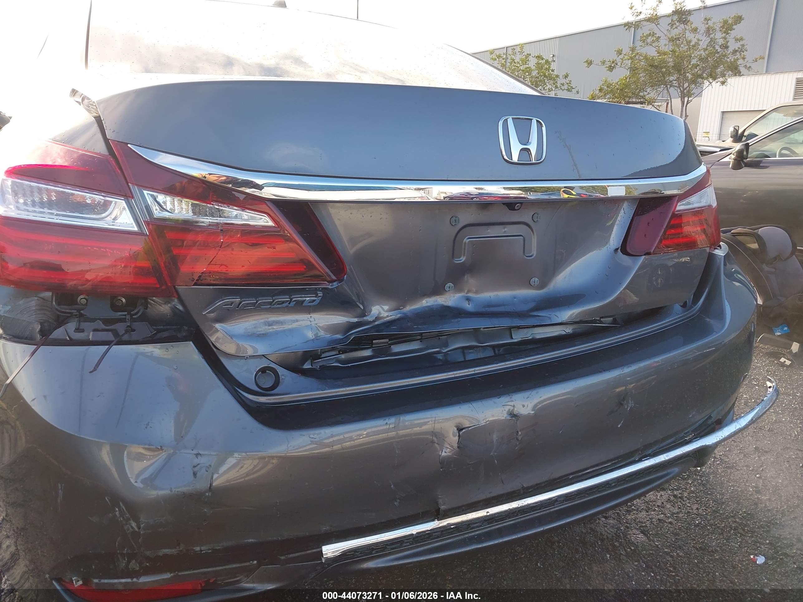 HONDA ACCORD image 6