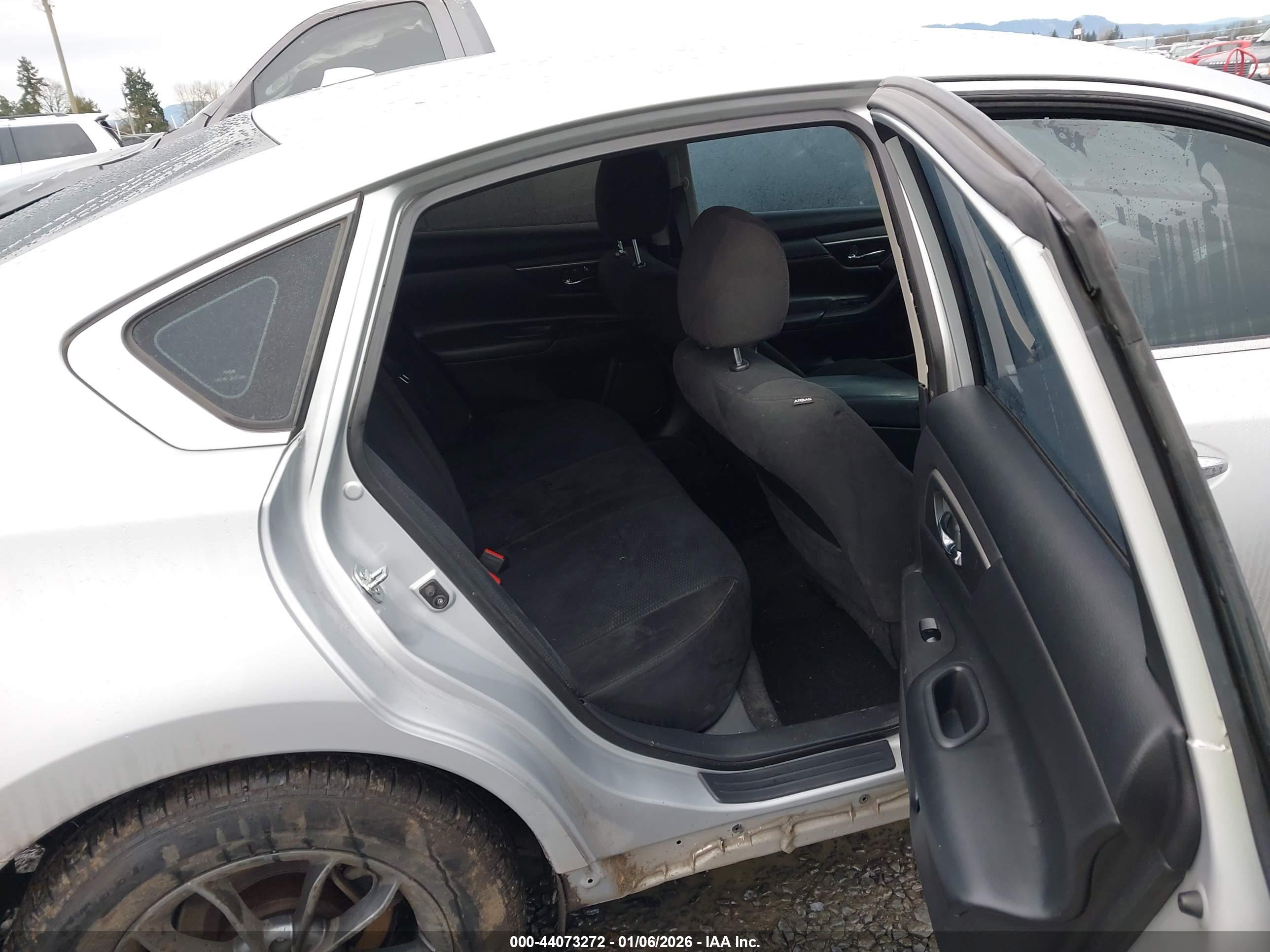 NISSAN ALTIMA image 8