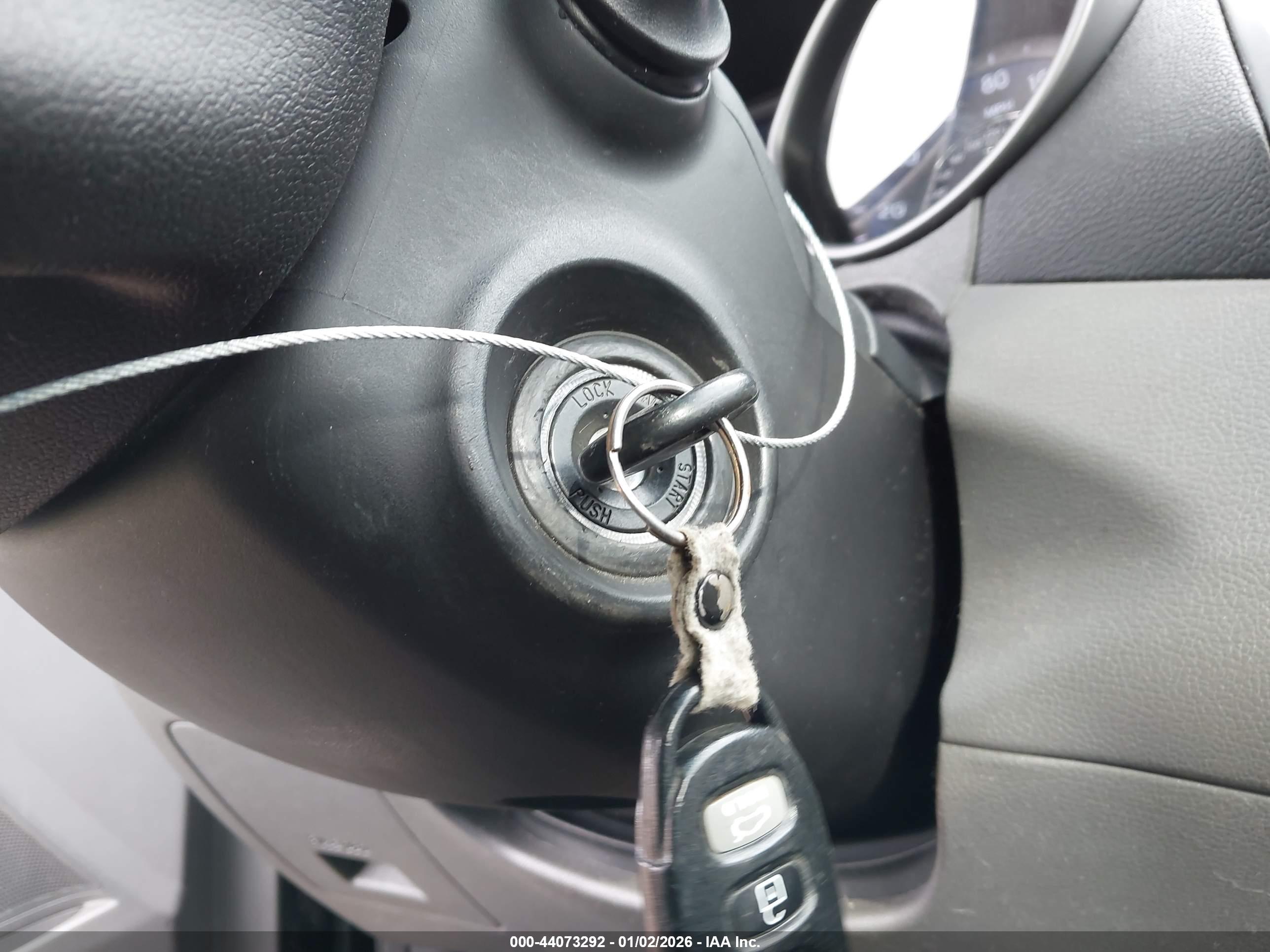 HYUNDAI ELANTRA image 11