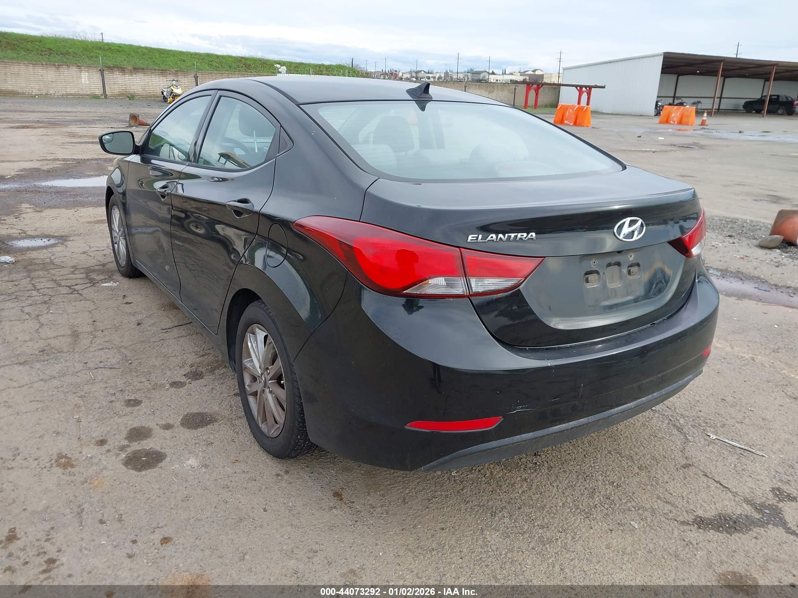 HYUNDAI ELANTRA image 3