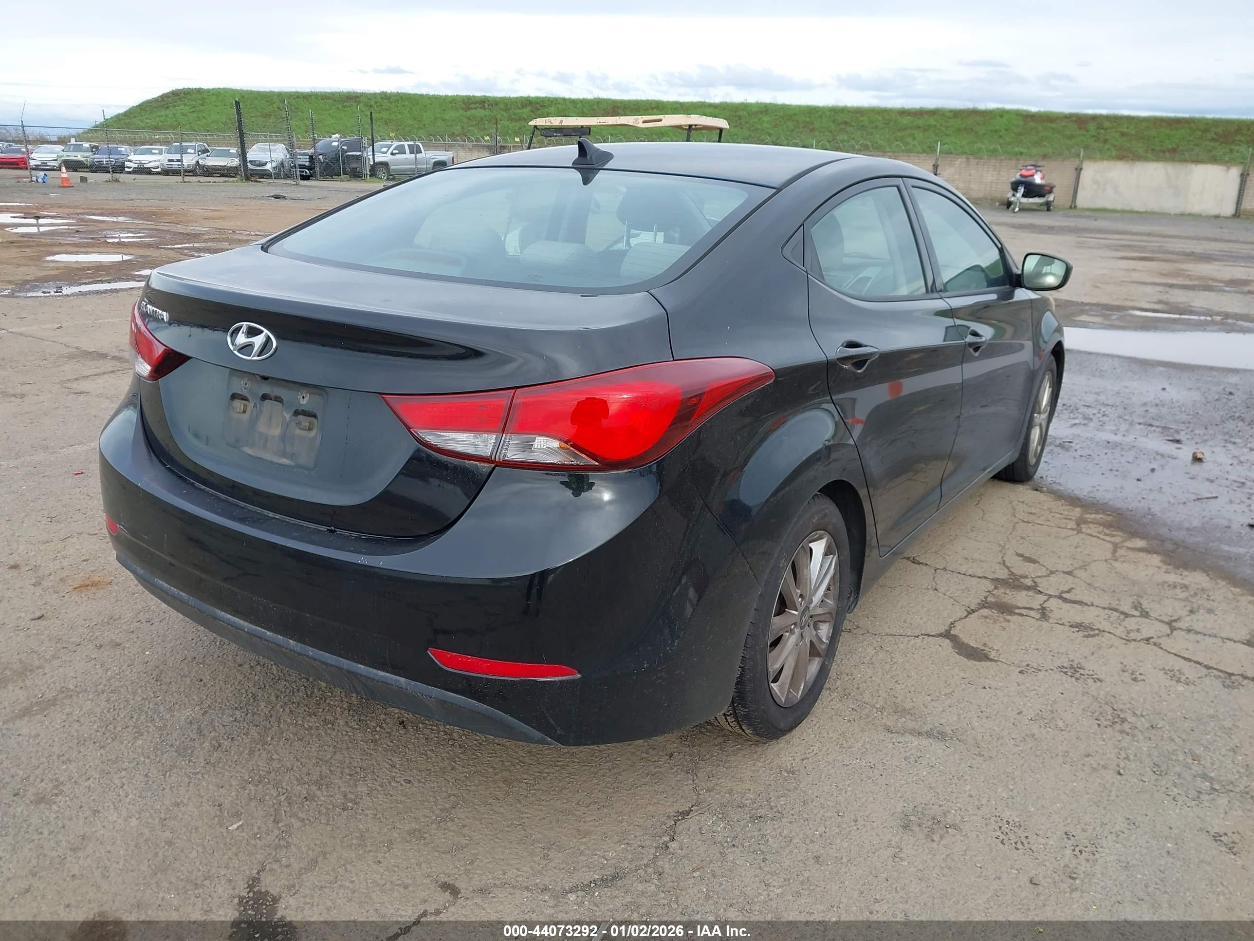 HYUNDAI ELANTRA image 4