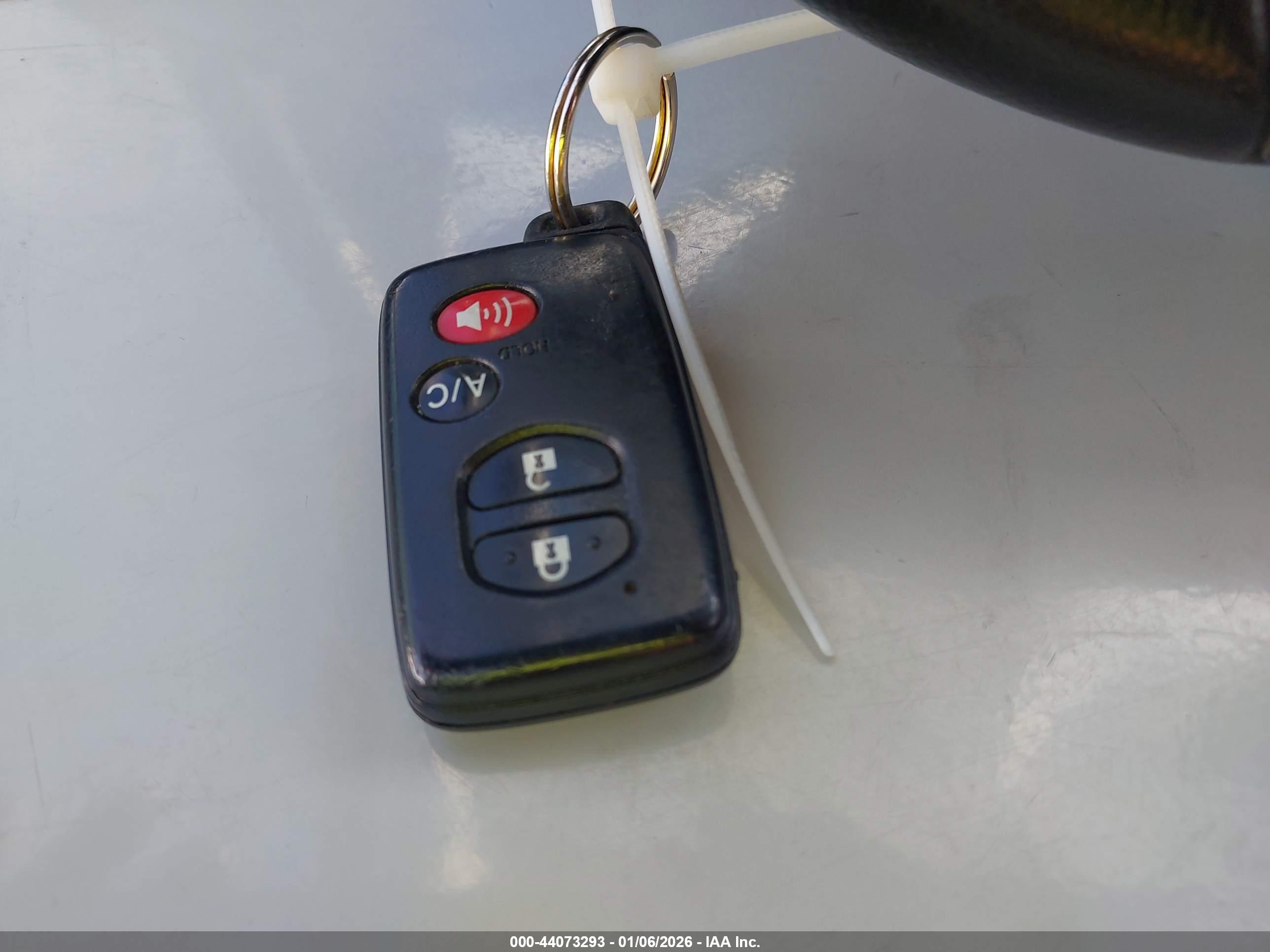 TOYOTA PRIUS image 11