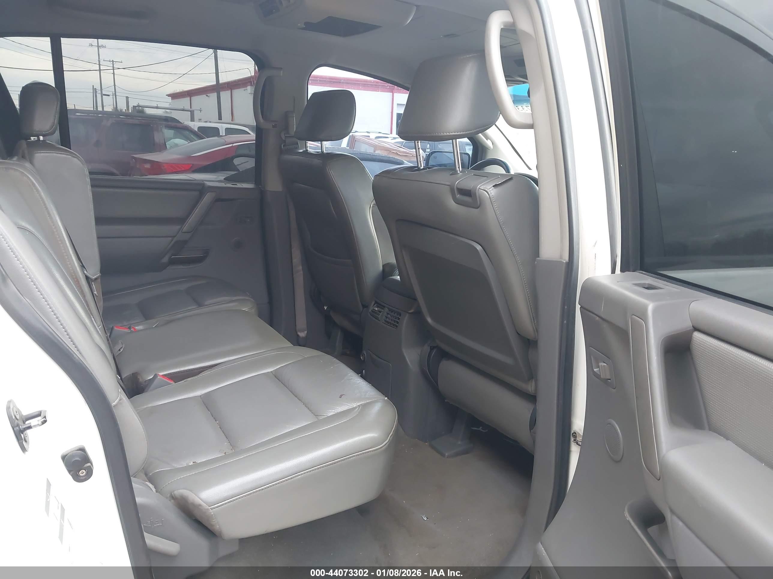 NISSAN ARMADA image 8