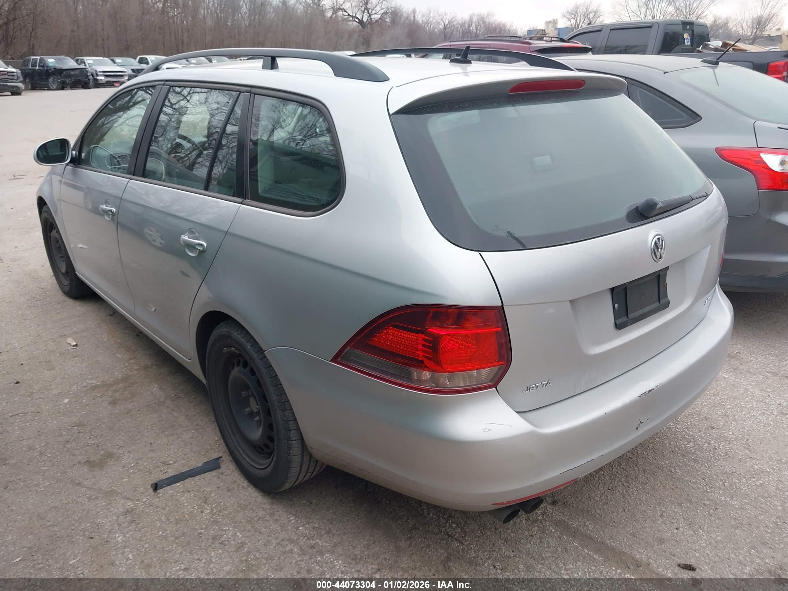 VOLKSWAGEN JETTA image 3
