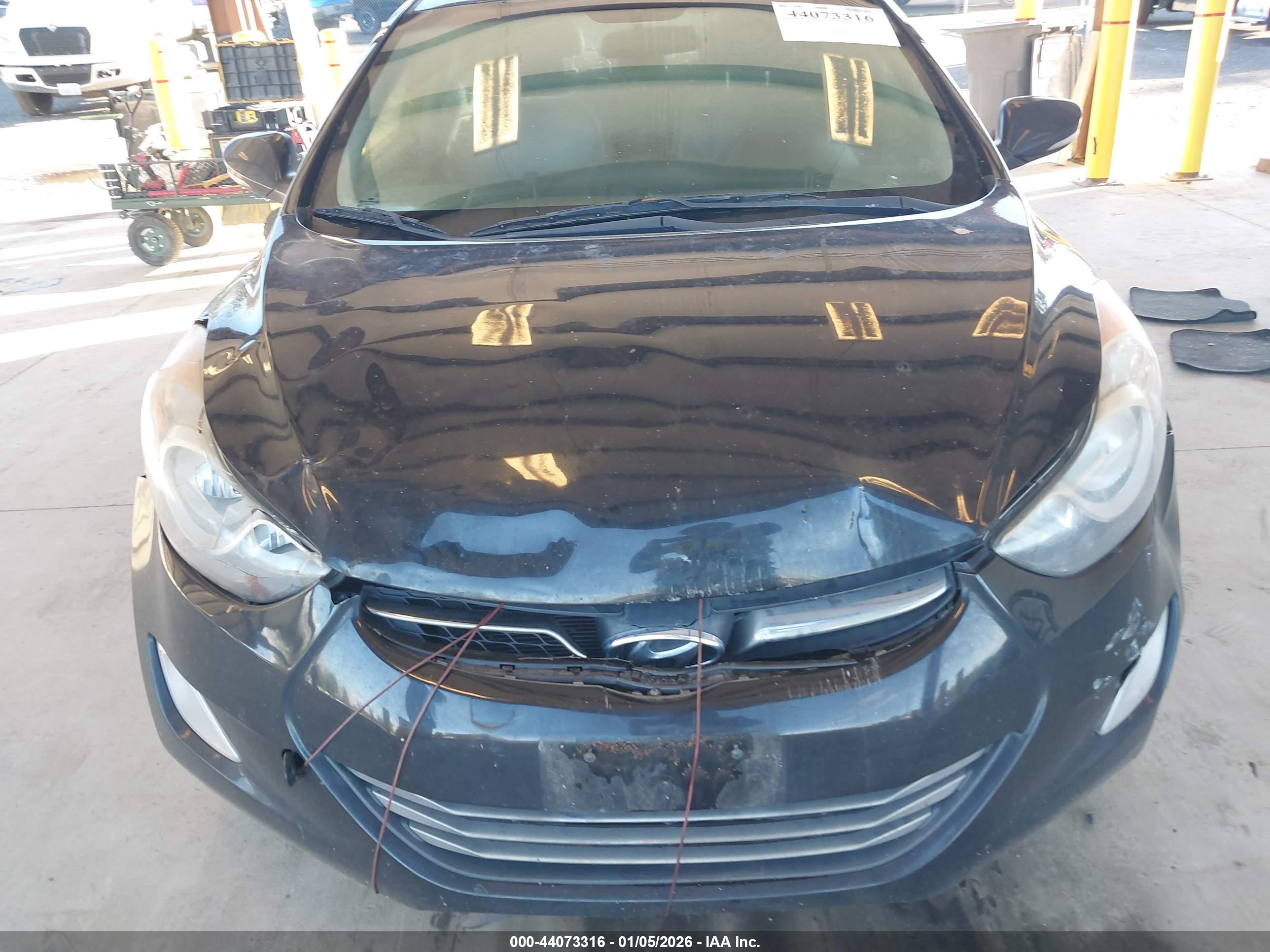 HYUNDAI ELANTRA image 6